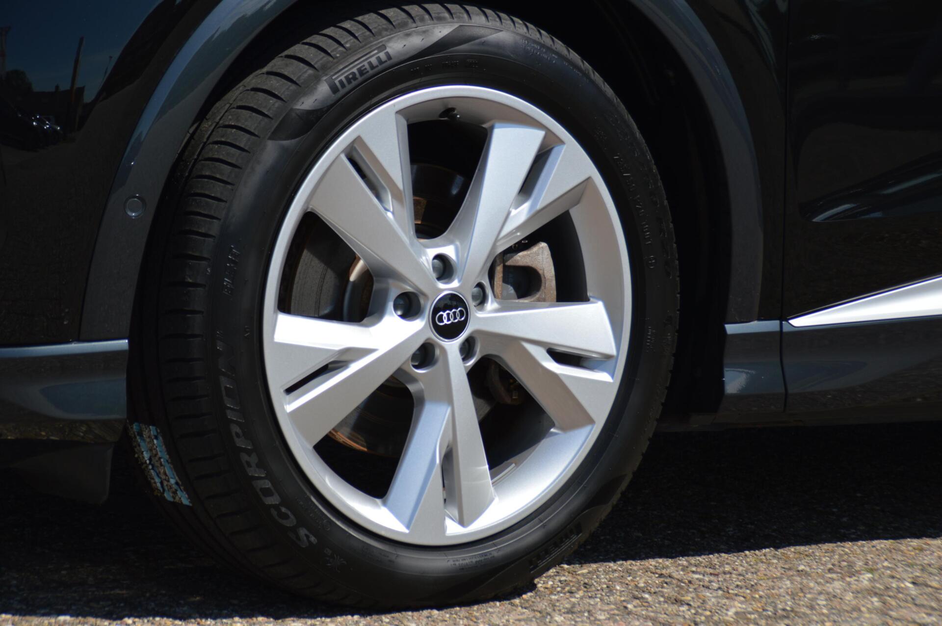 Foto van Audi Q4 50 E-tron