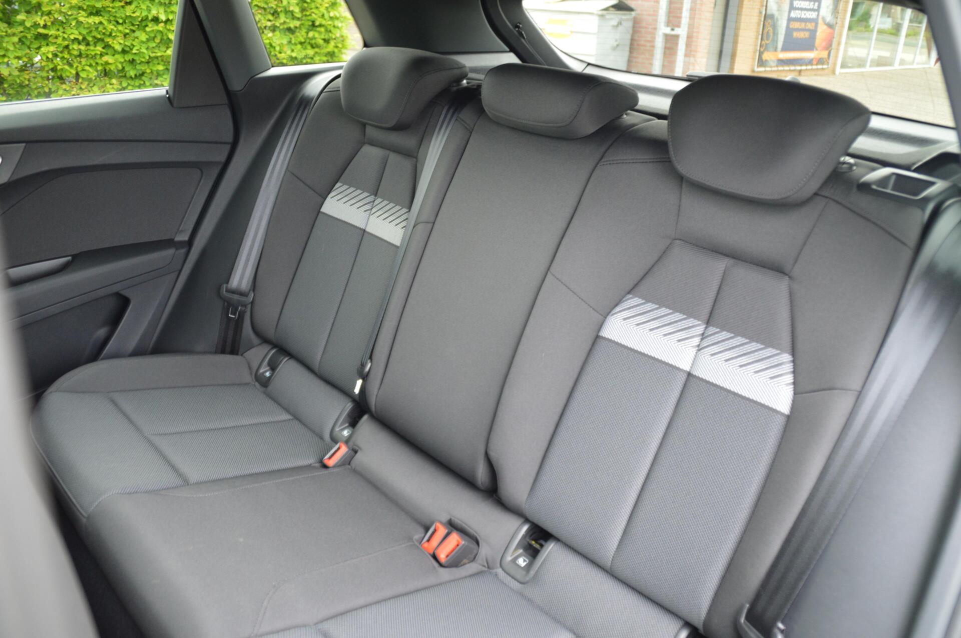 Foto van Audi Q4 50 E-tron
