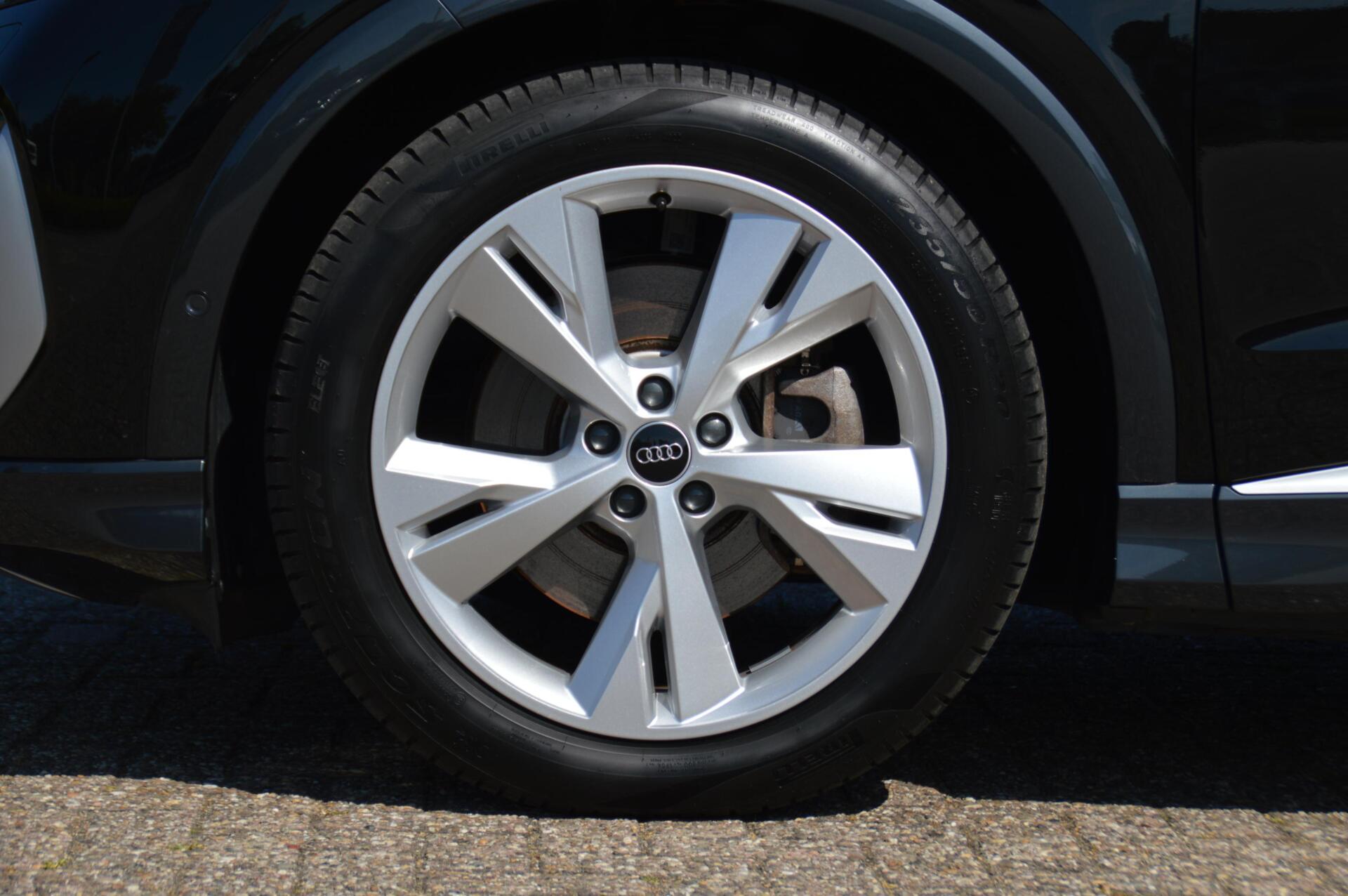 Foto van Audi Q4 50 E-tron