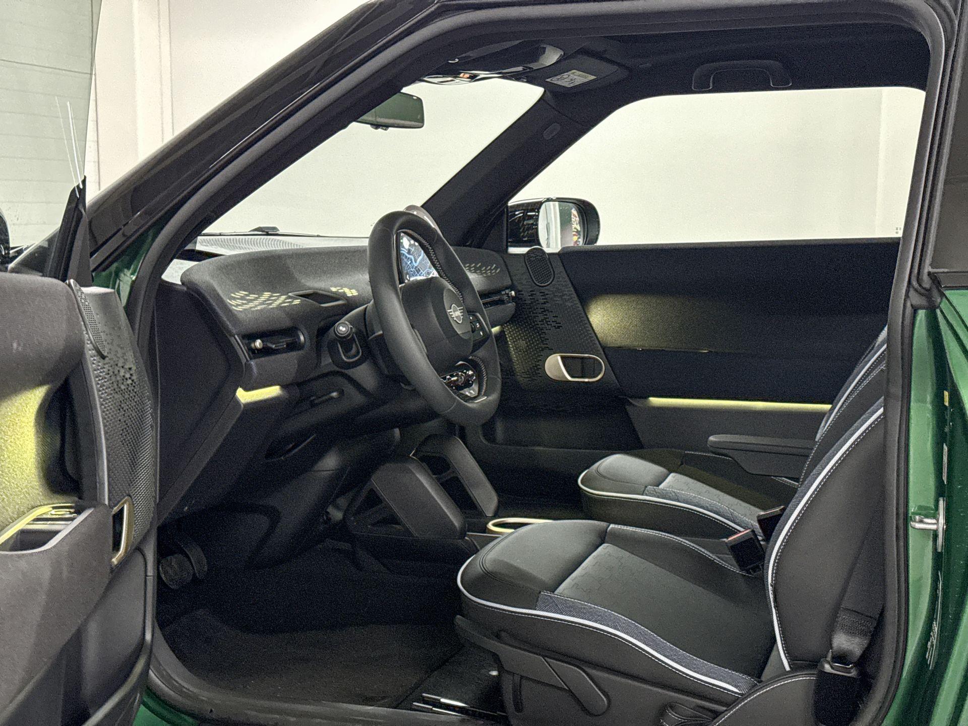 Foto van Mini Cooper E