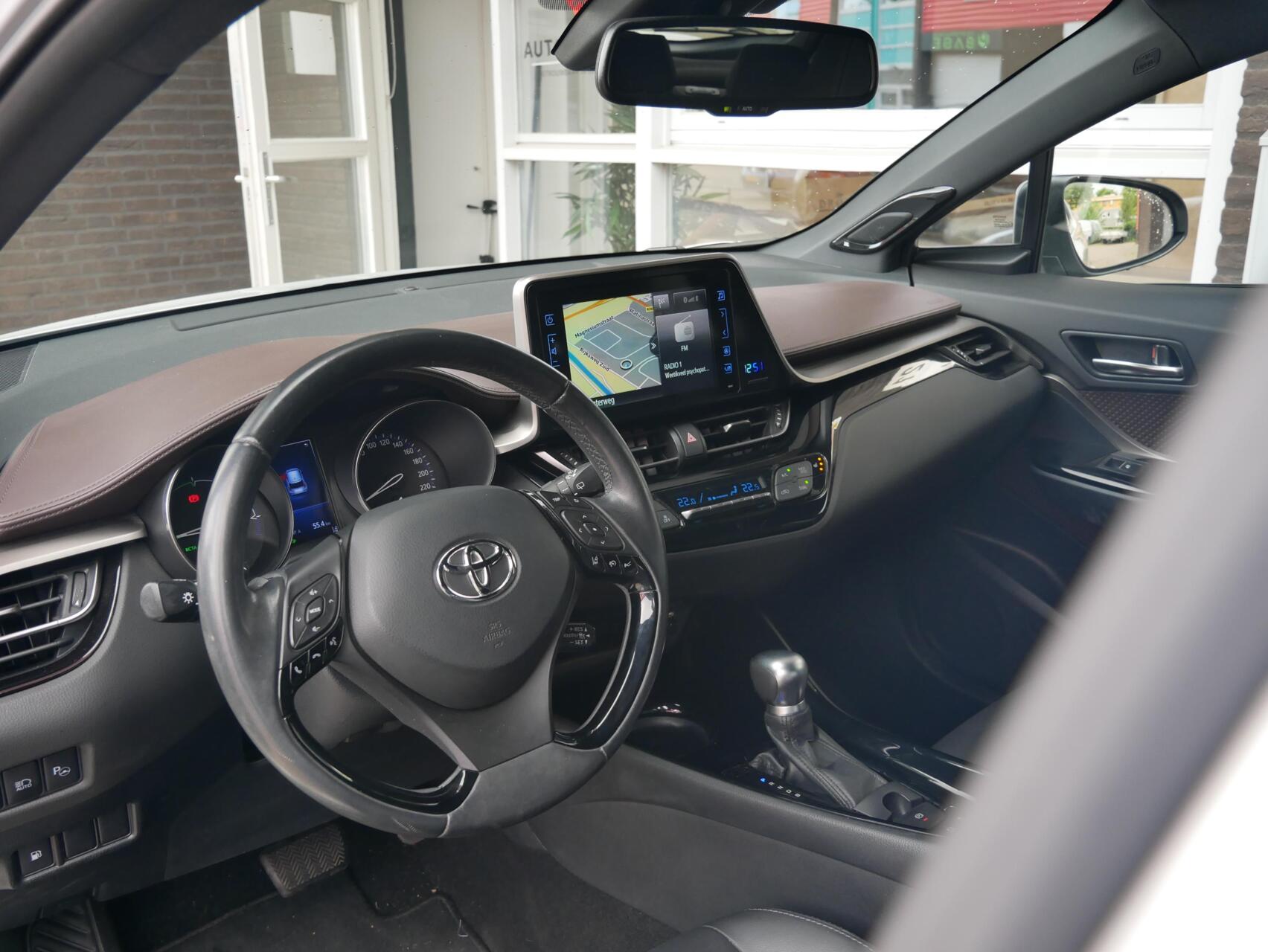 Foto van Toyota C-hr