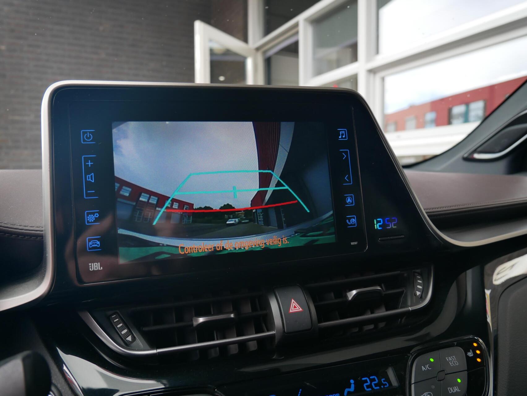 Foto van Toyota C-hr