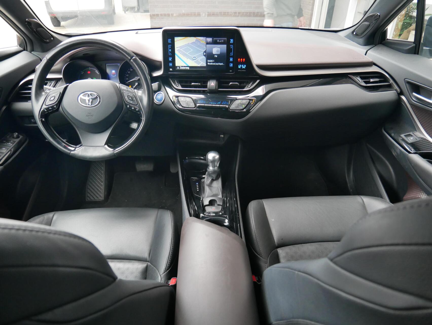 Foto van Toyota C-hr