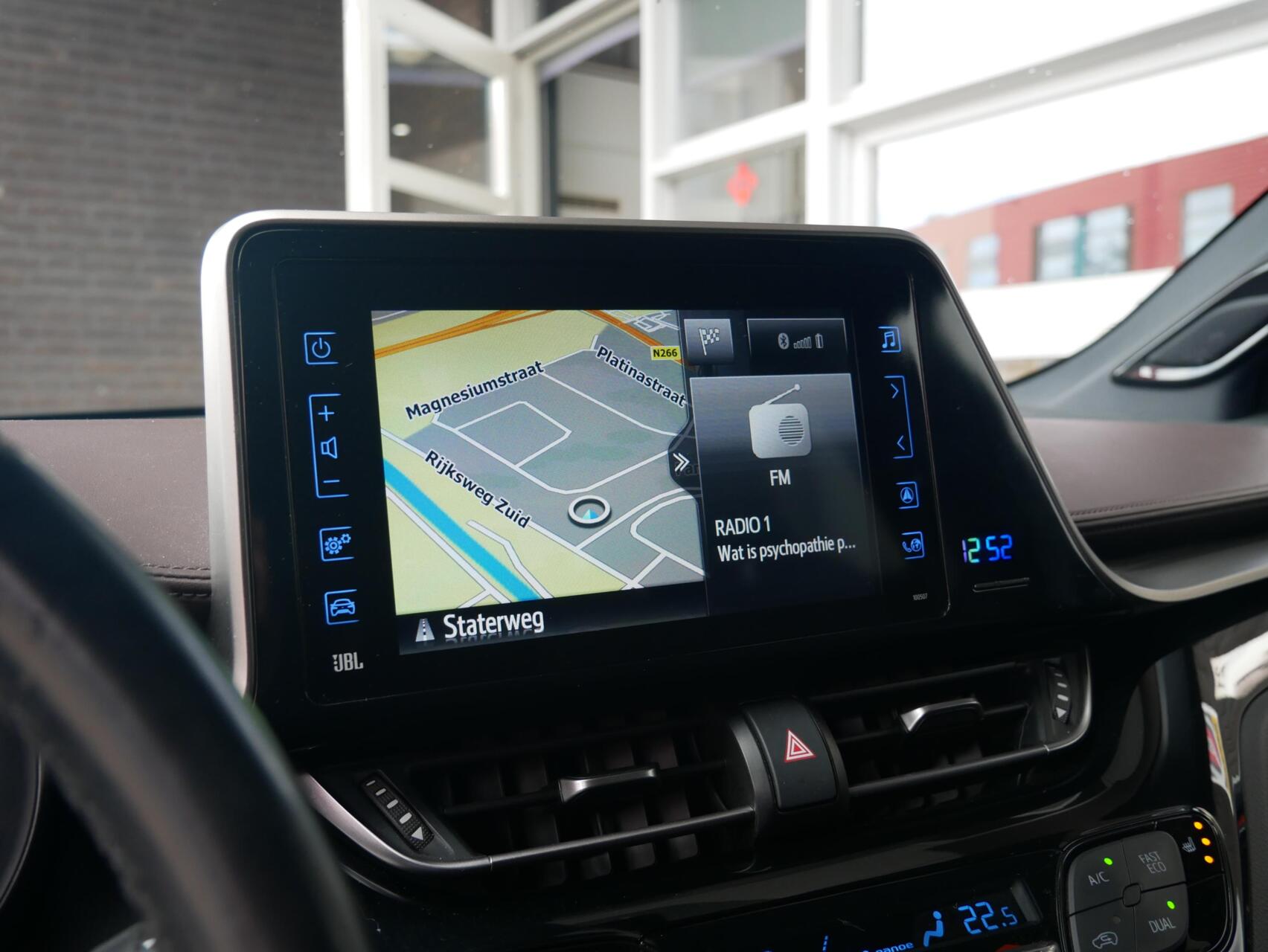 Foto van Toyota C-hr