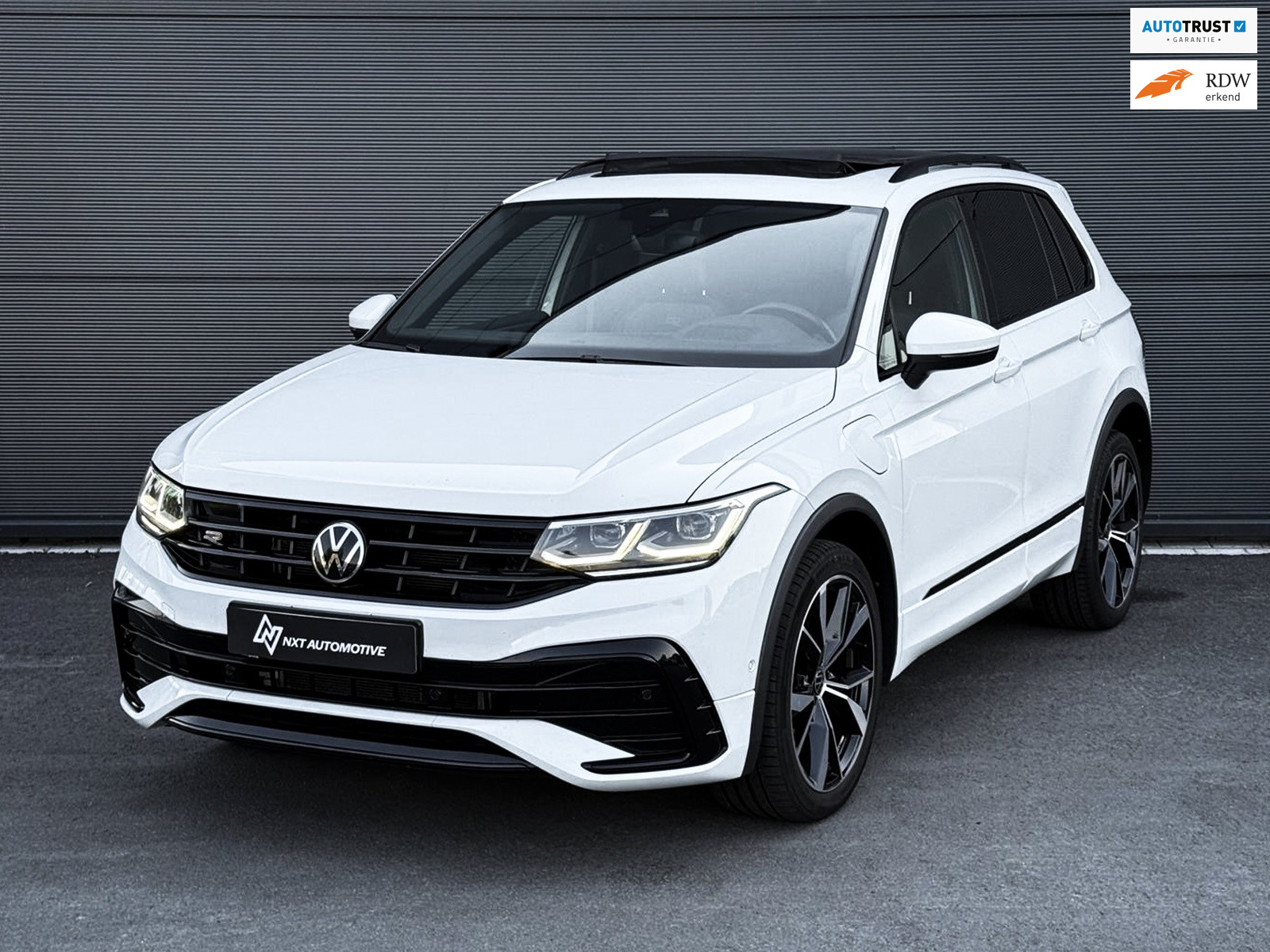 Volkswagen Tiguan 1.4 TSI eHybrid 3X R-Line, 20'', Pano, ACC, HUD, Stoelverwarming, Sfeerverlichting 2022 - voorkant