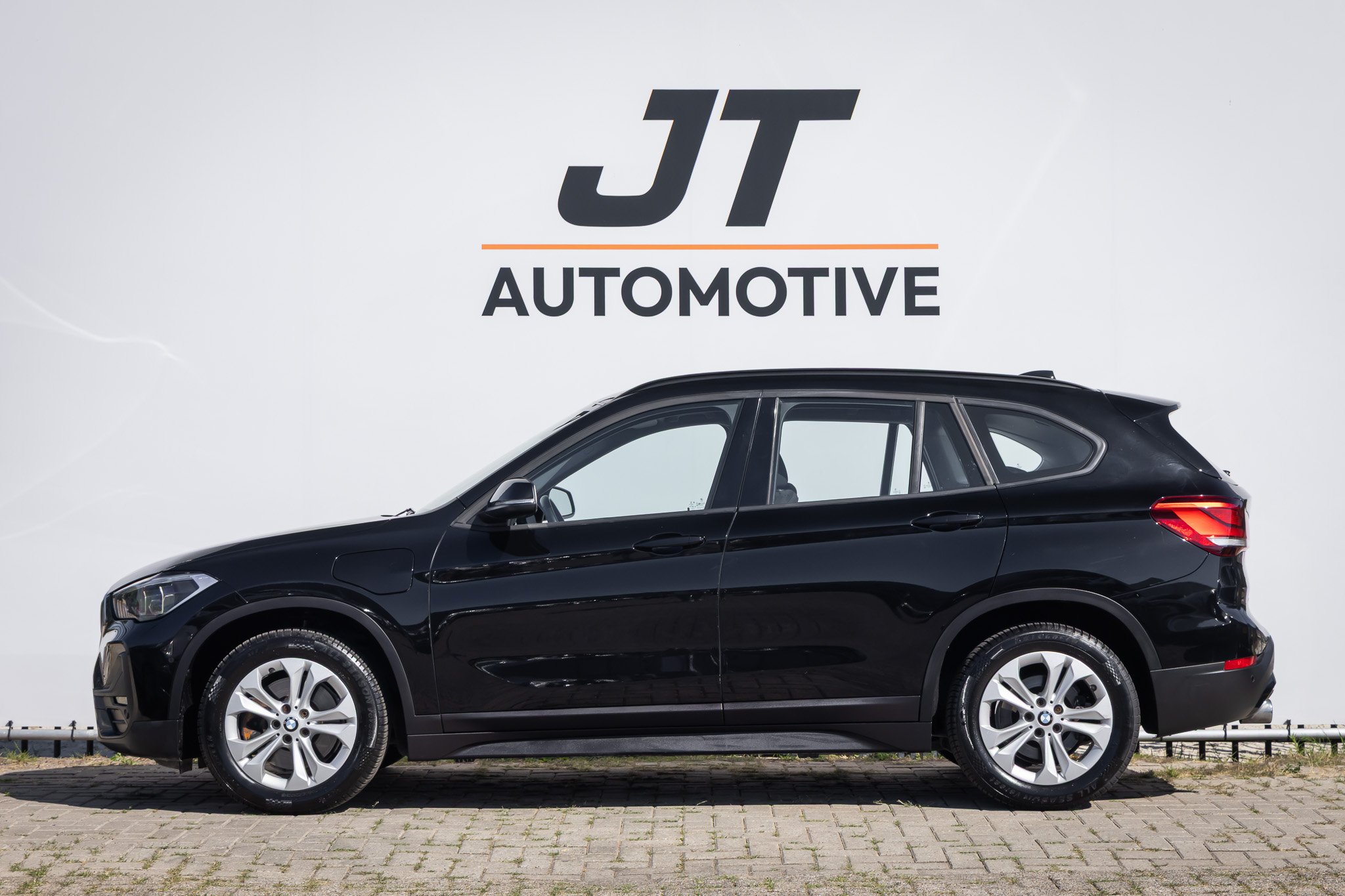 Foto van BMW X1 Xdrive25e