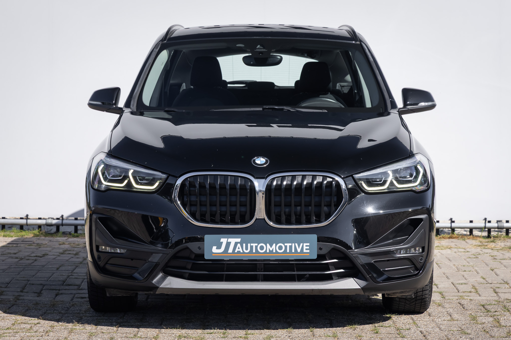 Foto van BMW X1 Xdrive25e