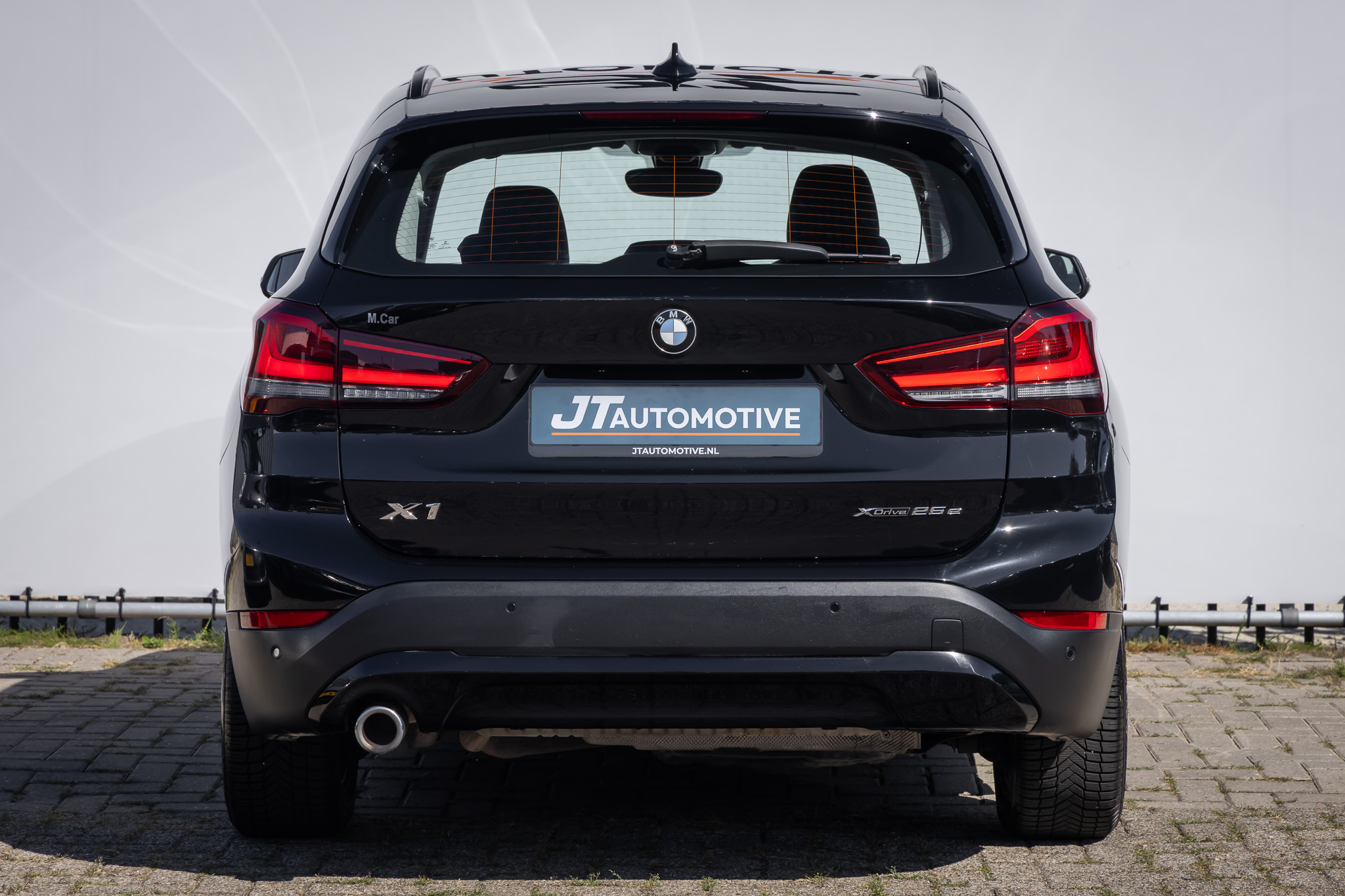 Foto van BMW X1 Xdrive25e