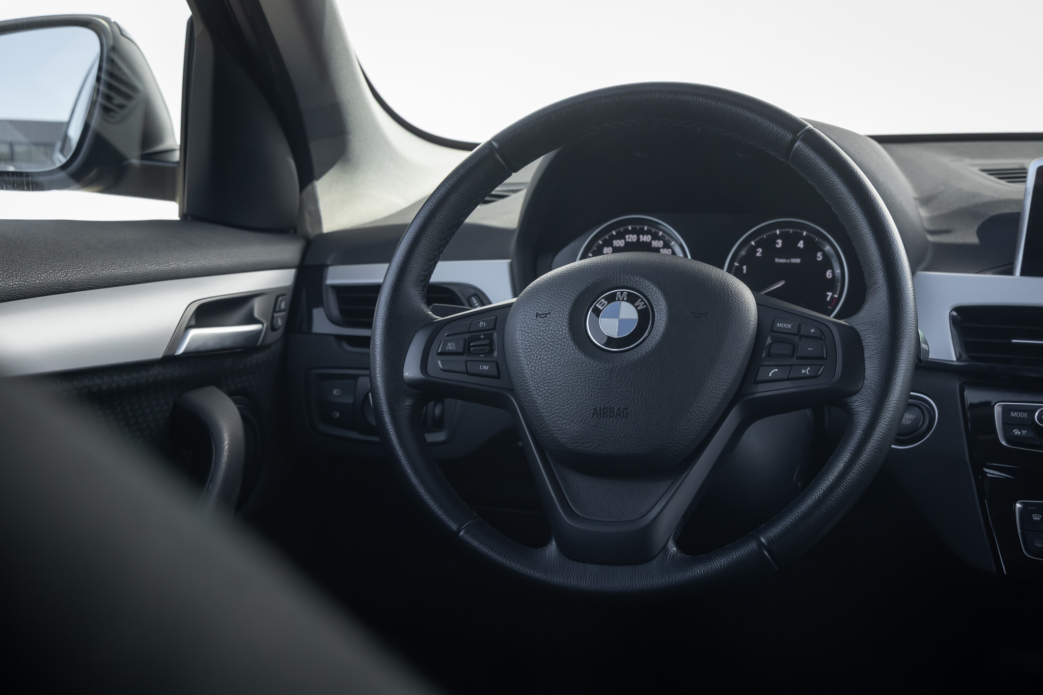 Foto van BMW X1 Xdrive25e