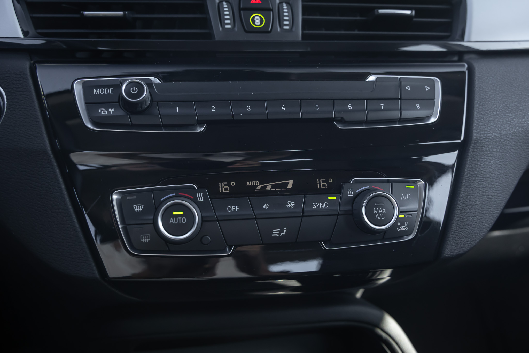 Foto van BMW X1 Xdrive25e