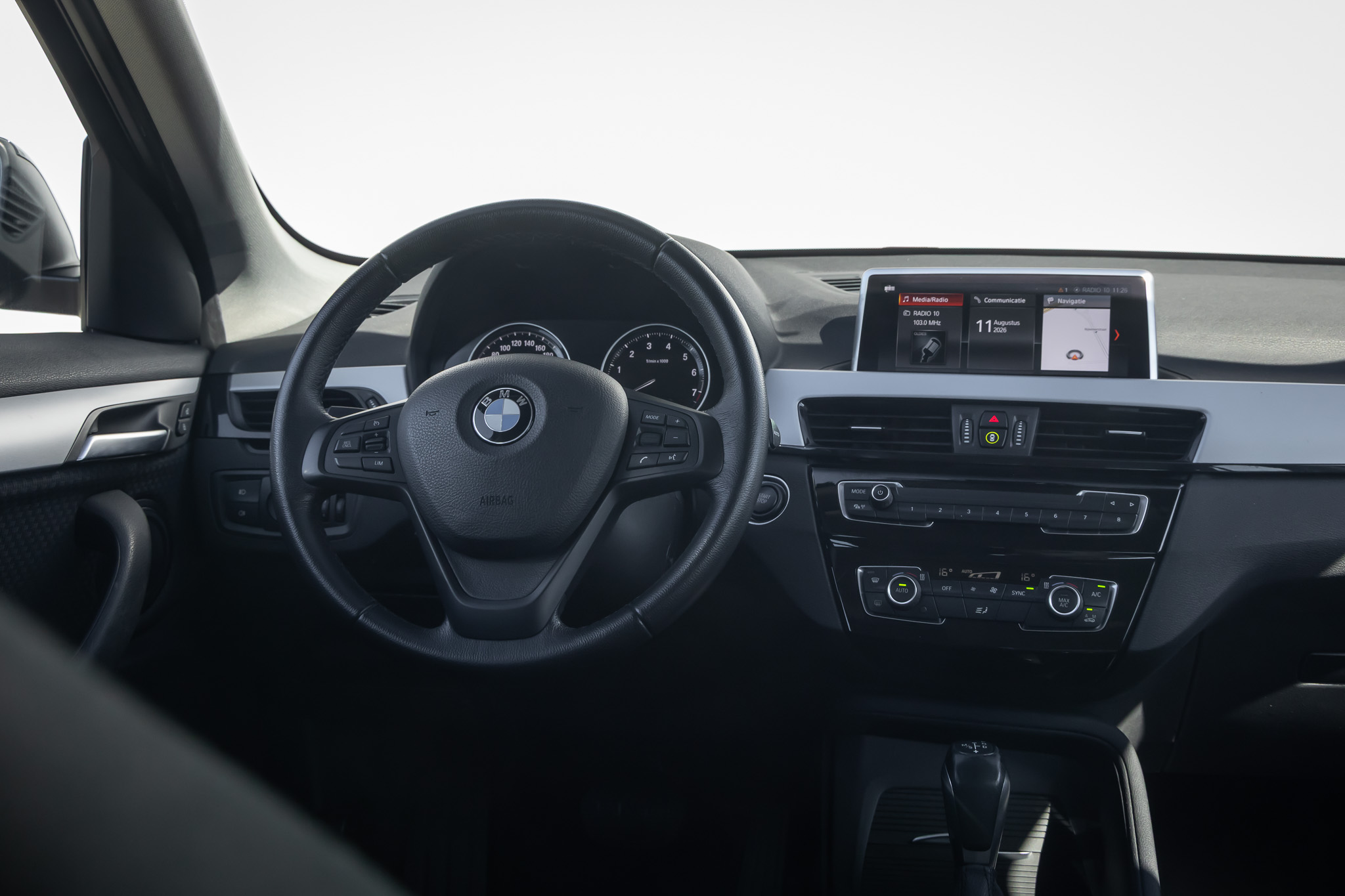 Foto van BMW X1 Xdrive25e