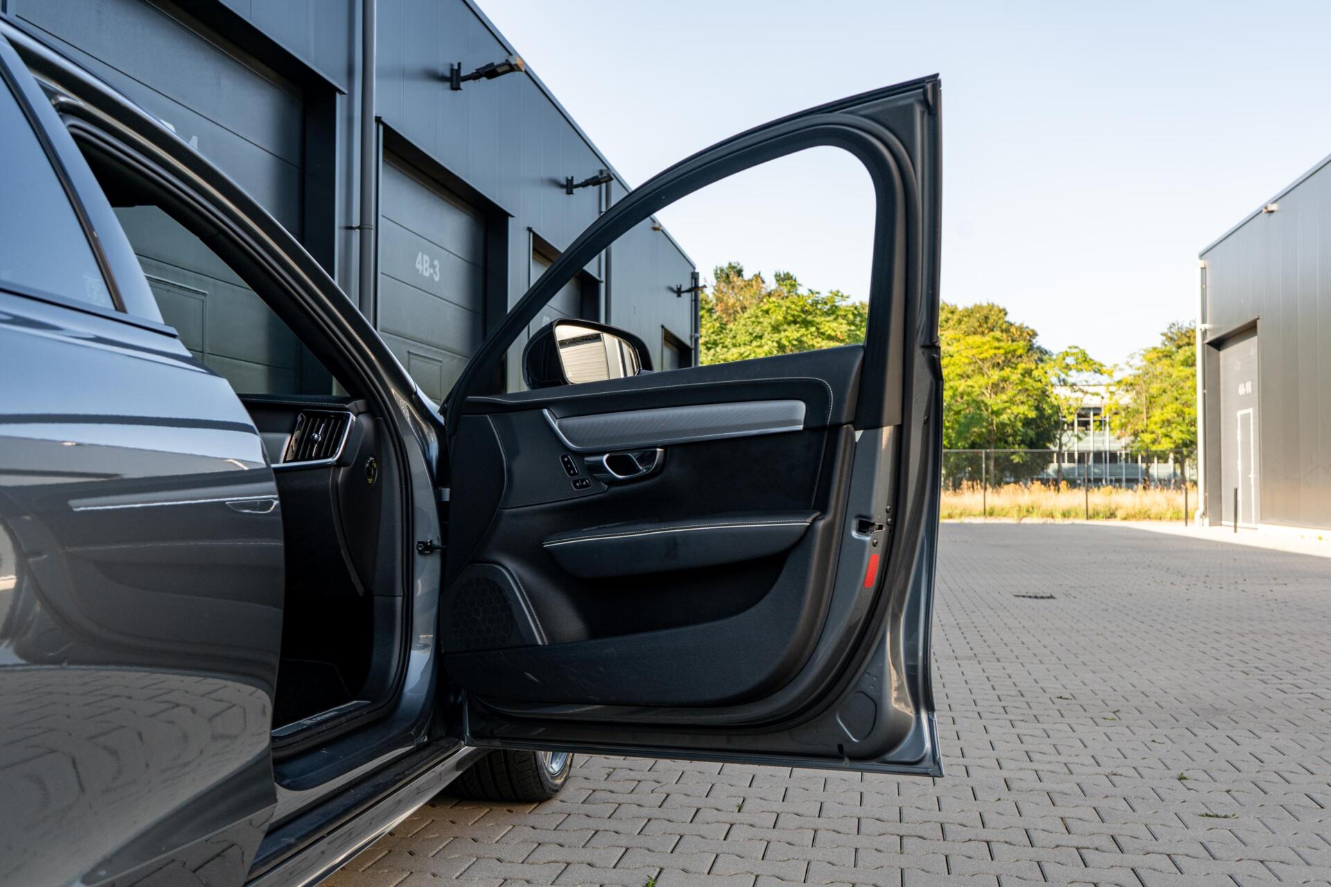 Foto van Volvo V90 T8 Twin Engine