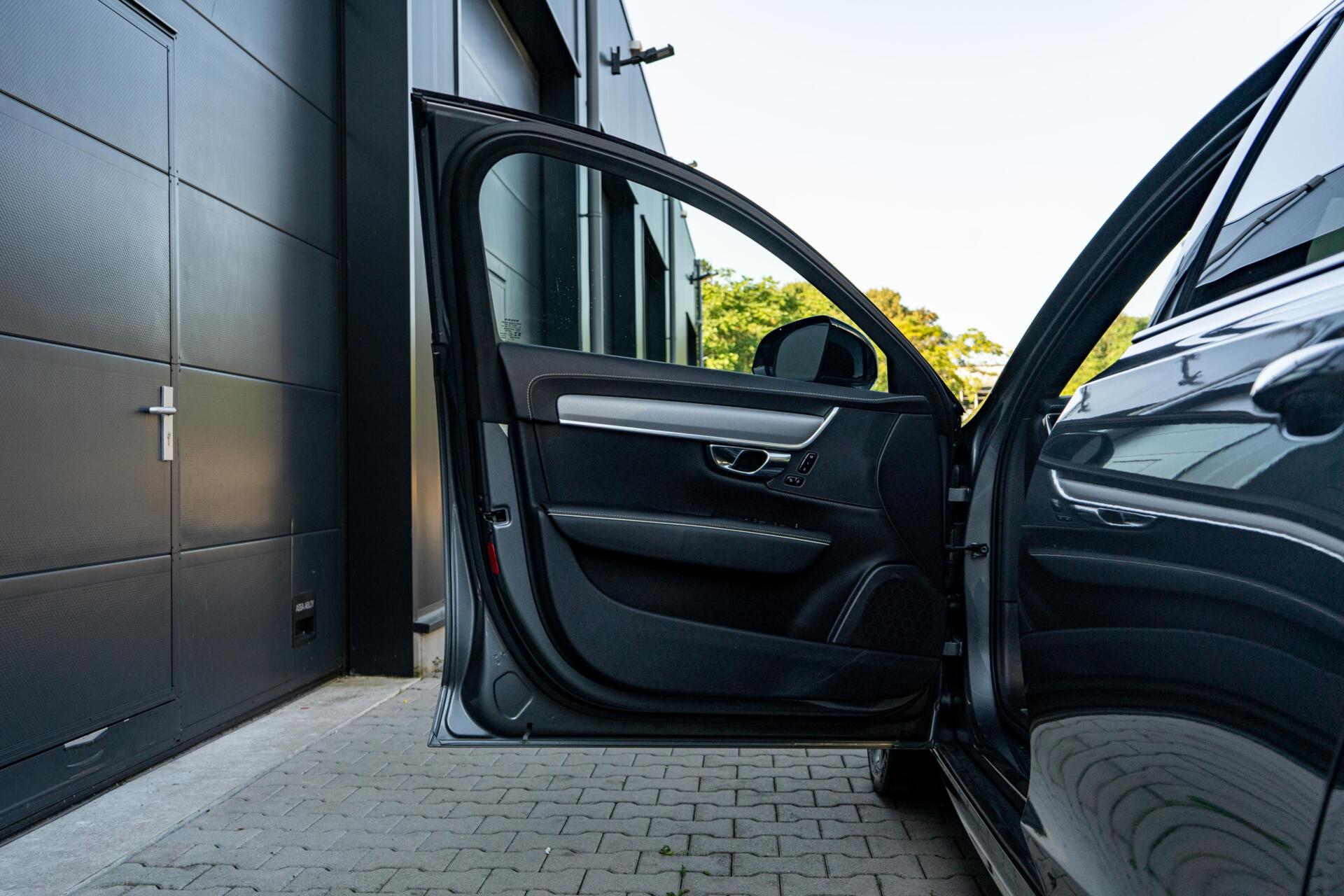 Foto van Volvo V90 T8 Twin Engine