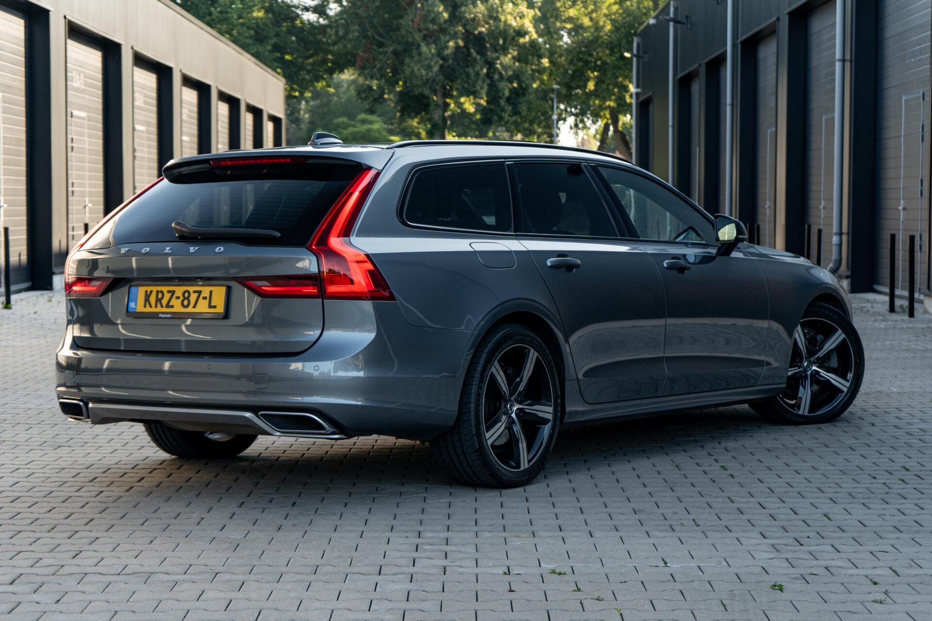 Foto van Volvo V90 T8 Twin Engine