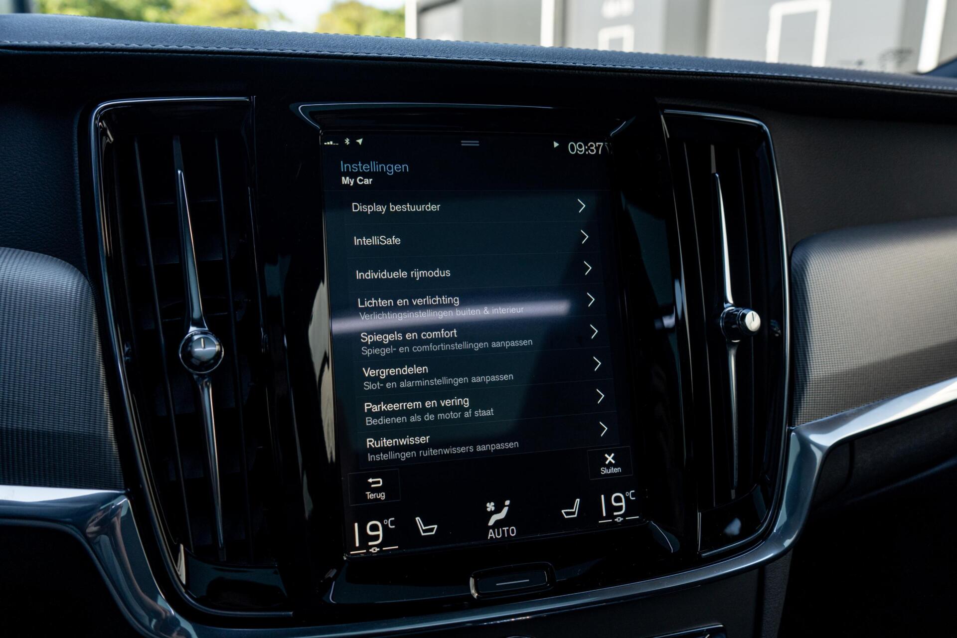 Foto van Volvo V90 T8 Twin Engine