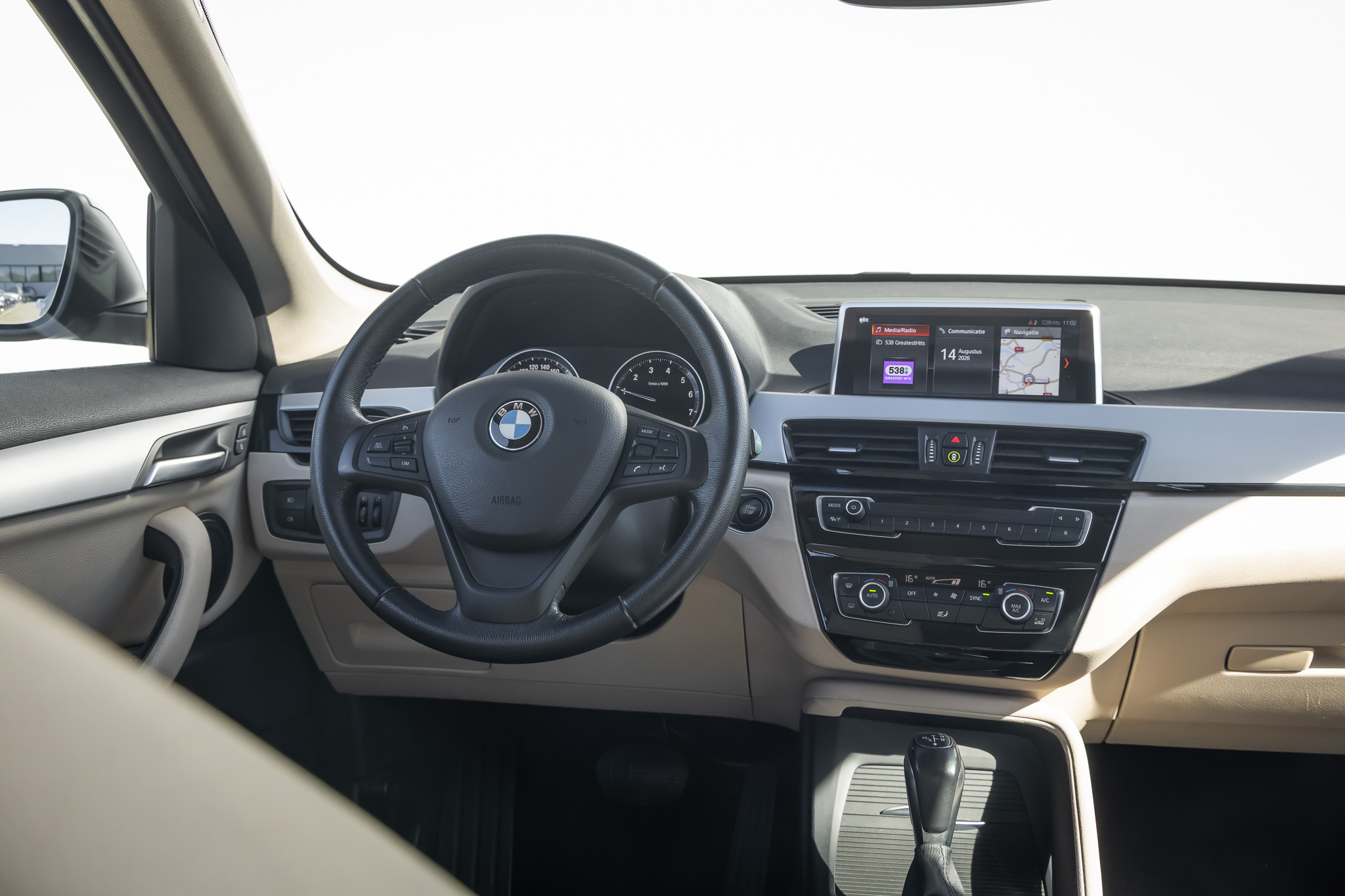 Foto van BMW X1 Xdrive25e