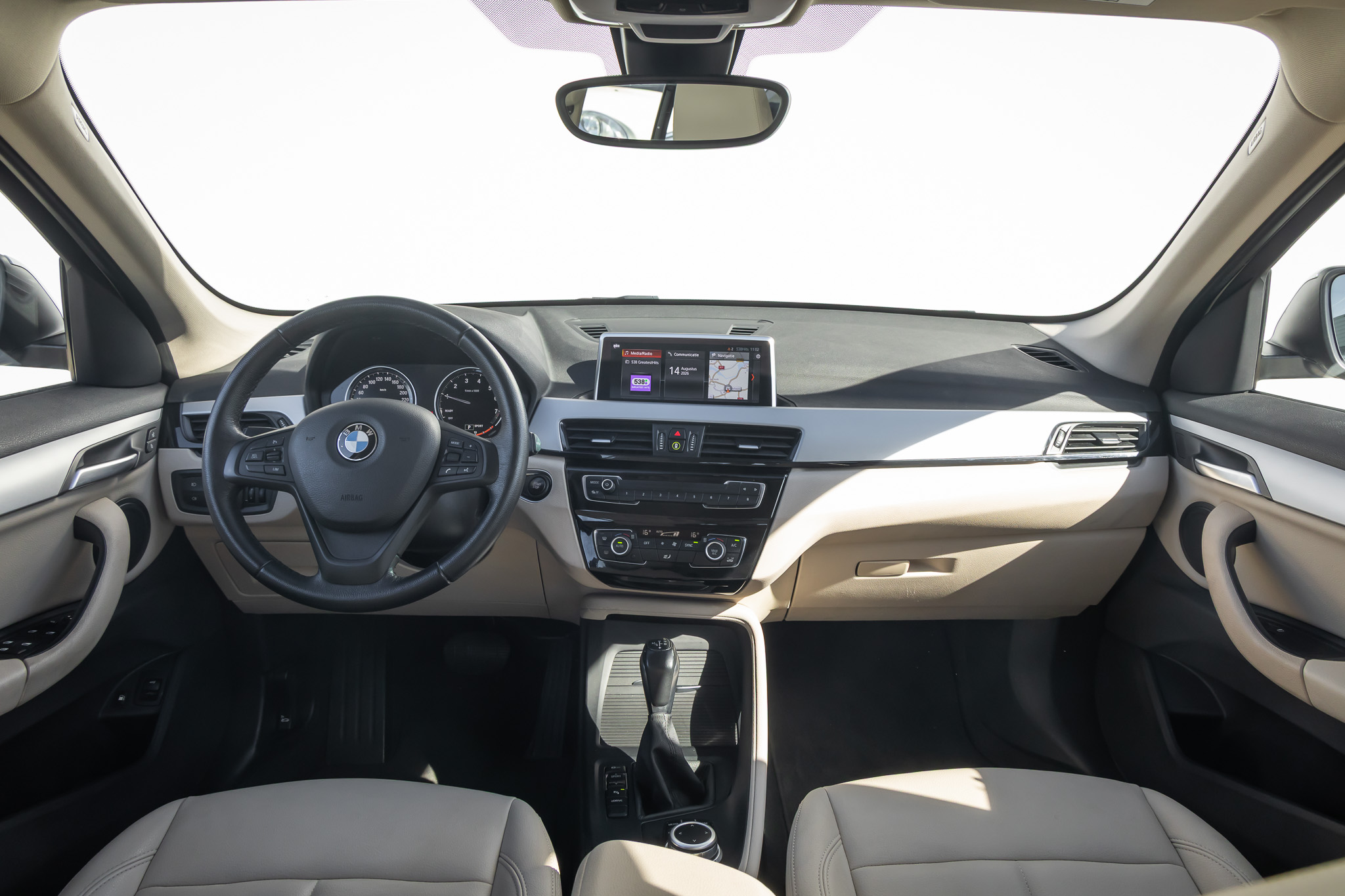 Foto van BMW X1 Xdrive25e