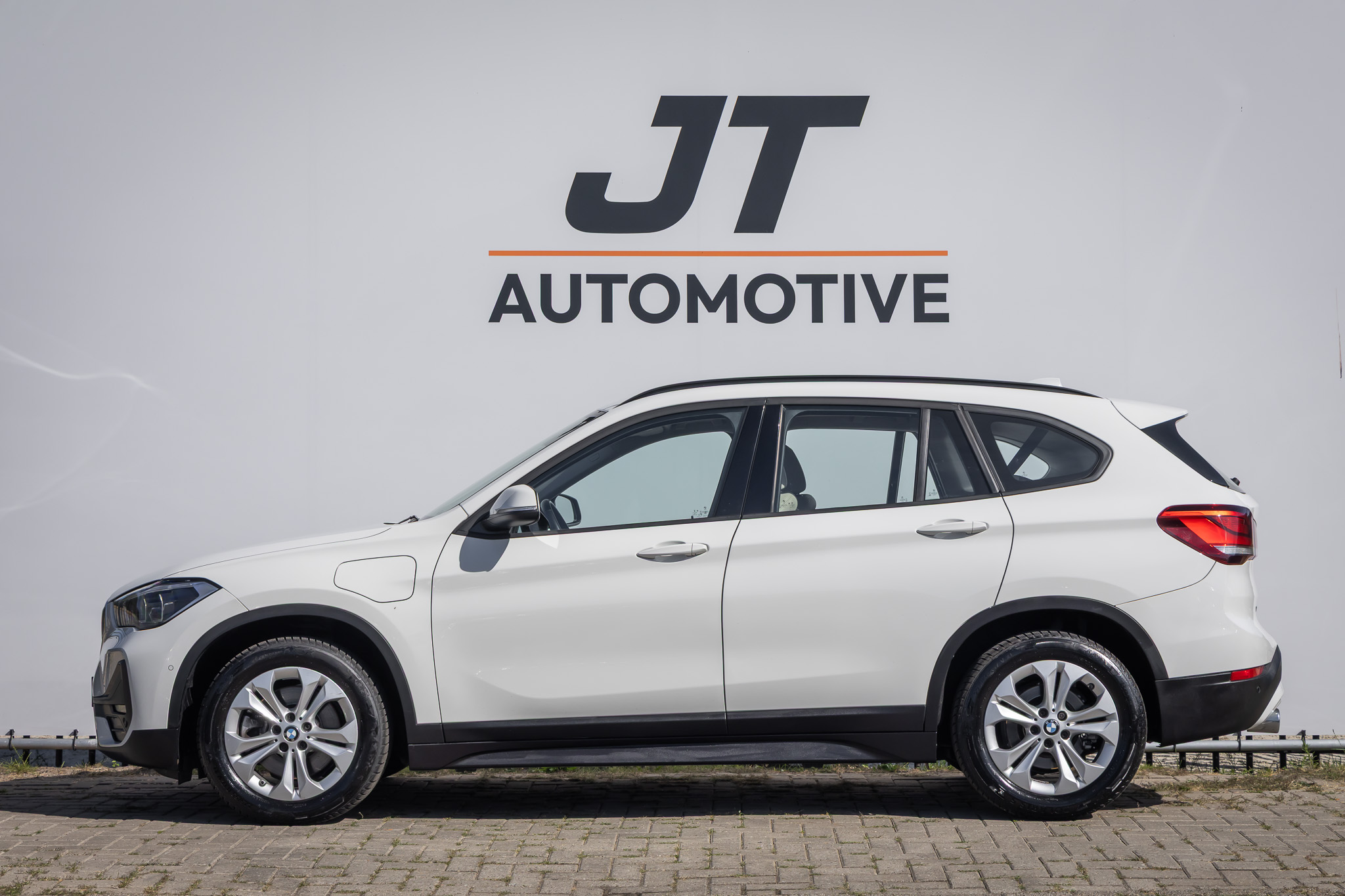 Foto van BMW X1 Xdrive25e