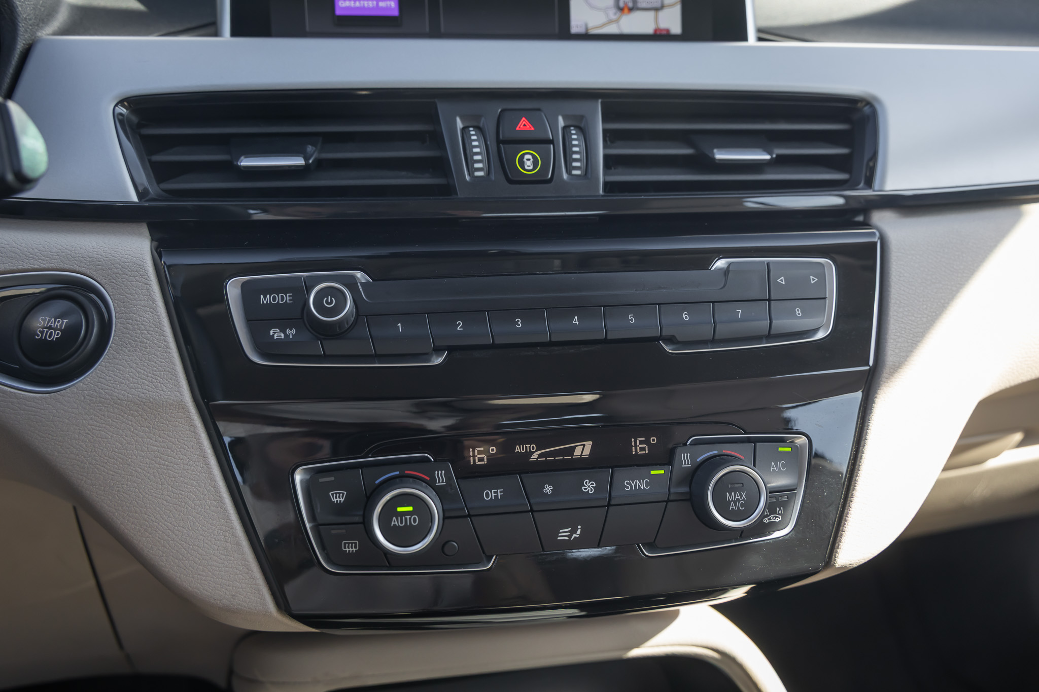 Foto van BMW X1 Xdrive25e