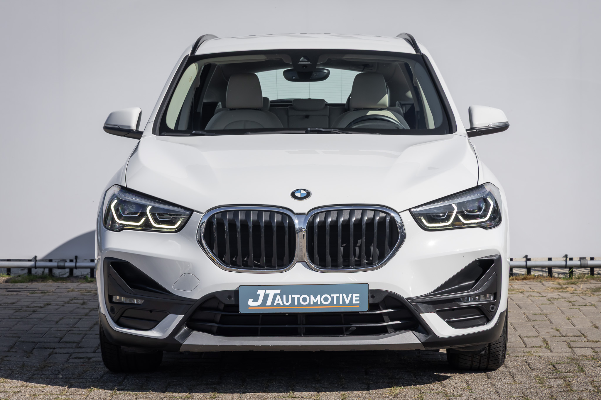 Foto van BMW X1 Xdrive25e