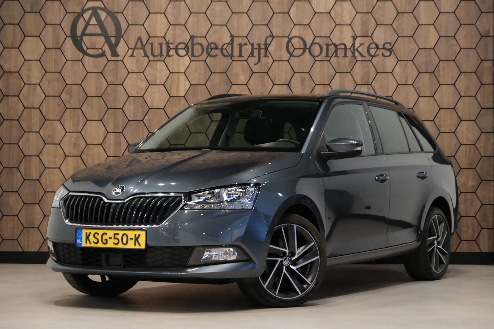 Skoda Fabia 1.0 TSI **12dkm** UNIEK |Panoramadak/Apple Carplay| Camera+Stoelverwarming 2021 - voorkant