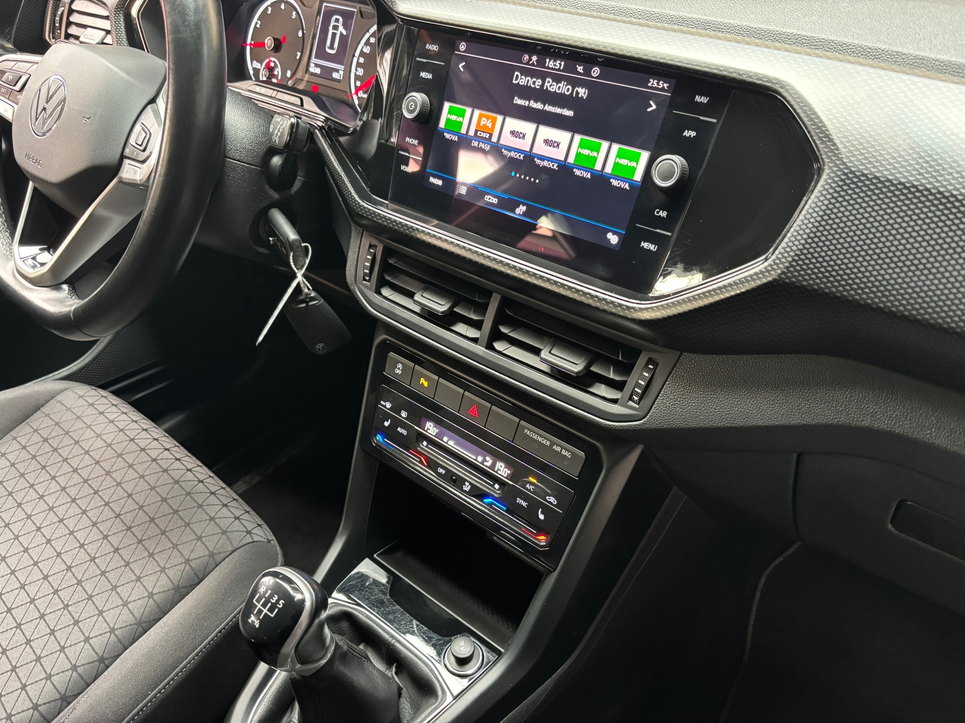 Foto van Volkswagen T-cross