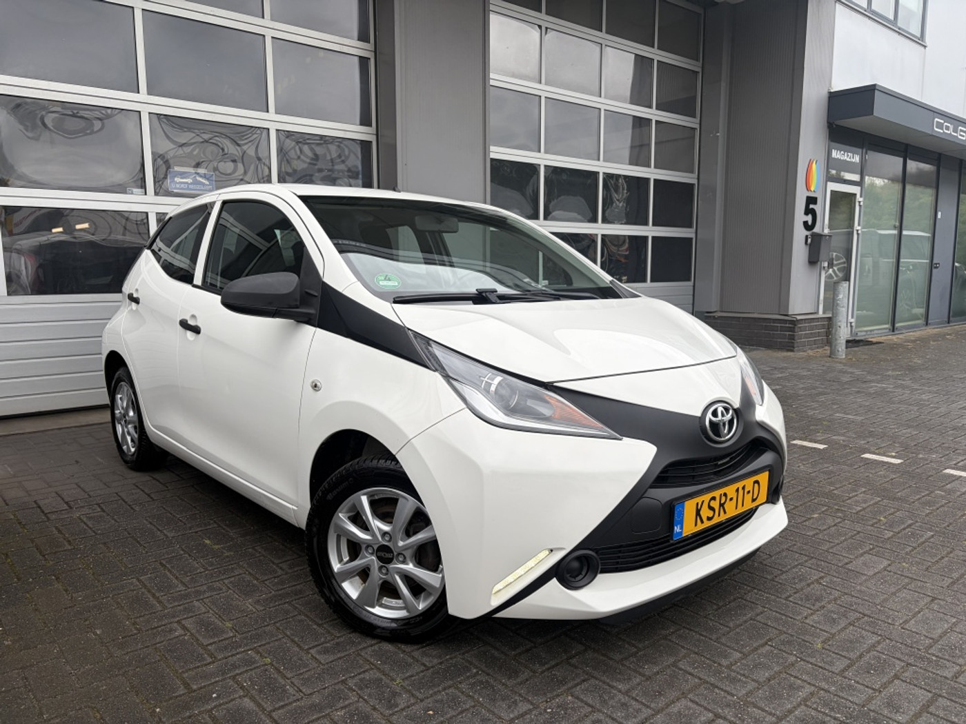 Toyota Toyota Aygo 1.0 VVT-i x-cite / AIRCO/ BTW AUTO ! 2016 - voorkant