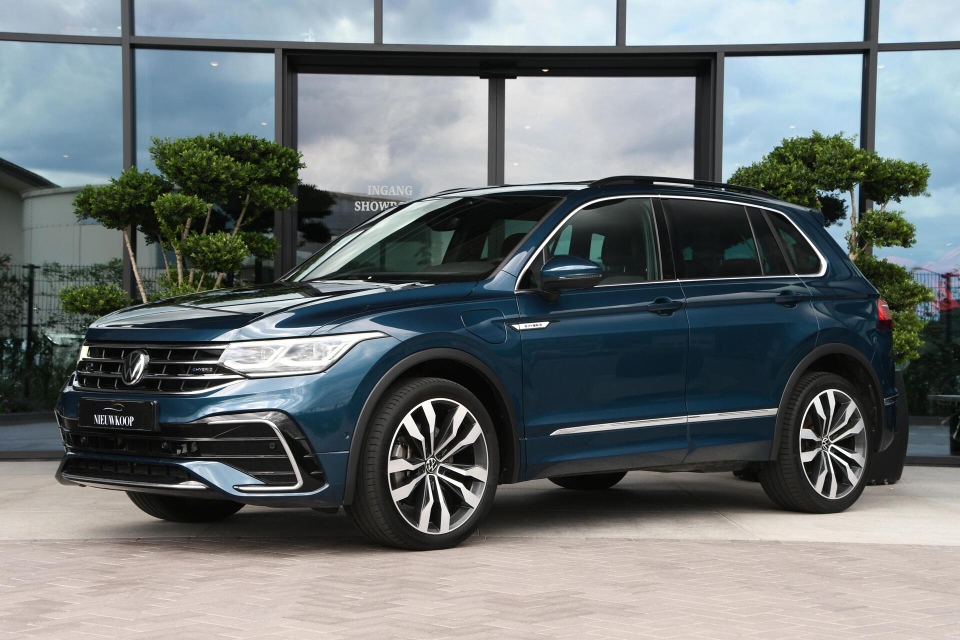 Volkswagen Tiguan 1.4 TSI eHybrid R-Line Business+ PANO | TREKHAAK 2021 - voorkant