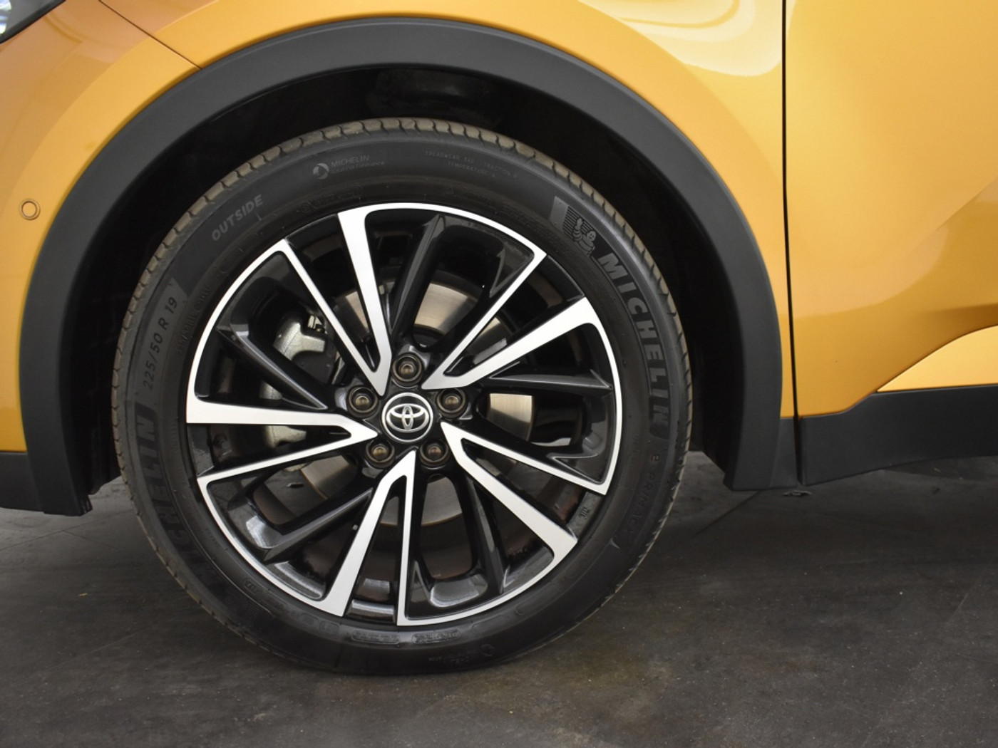 Foto van Toyota C-hr