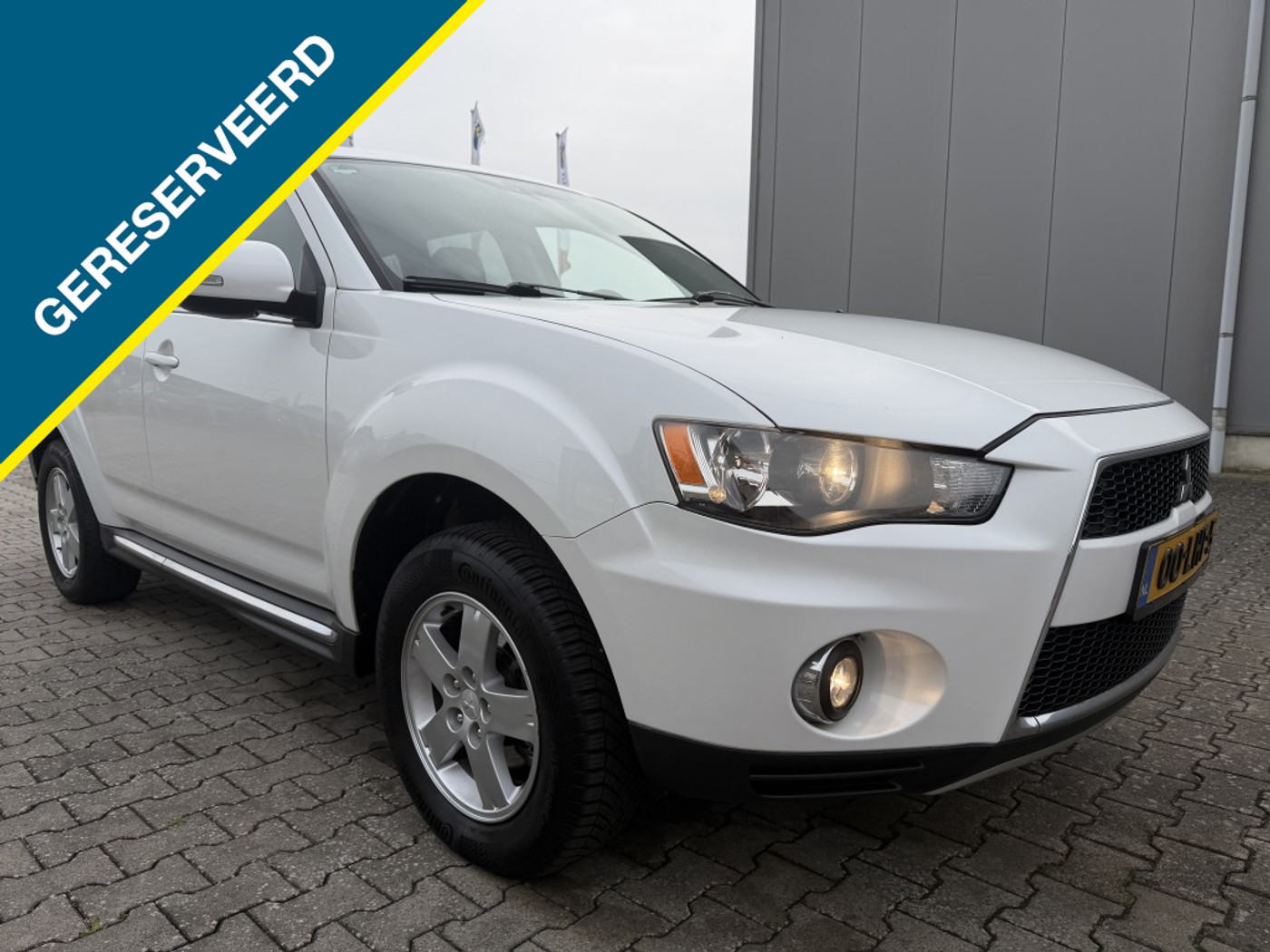 Mitsubishi Mitsubishi Outlander 2.0 Airco APK: Nieuw bij aflevering 2010 - voorkant
