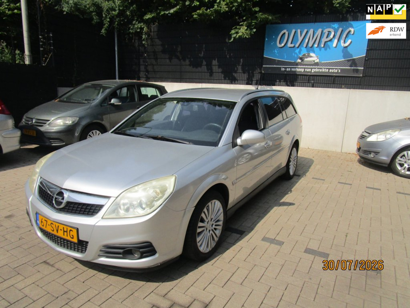 Opel Vectra Station Wagon 1.8-16V Business +Airco +Nieuwe Apk 2006 - voorkant
