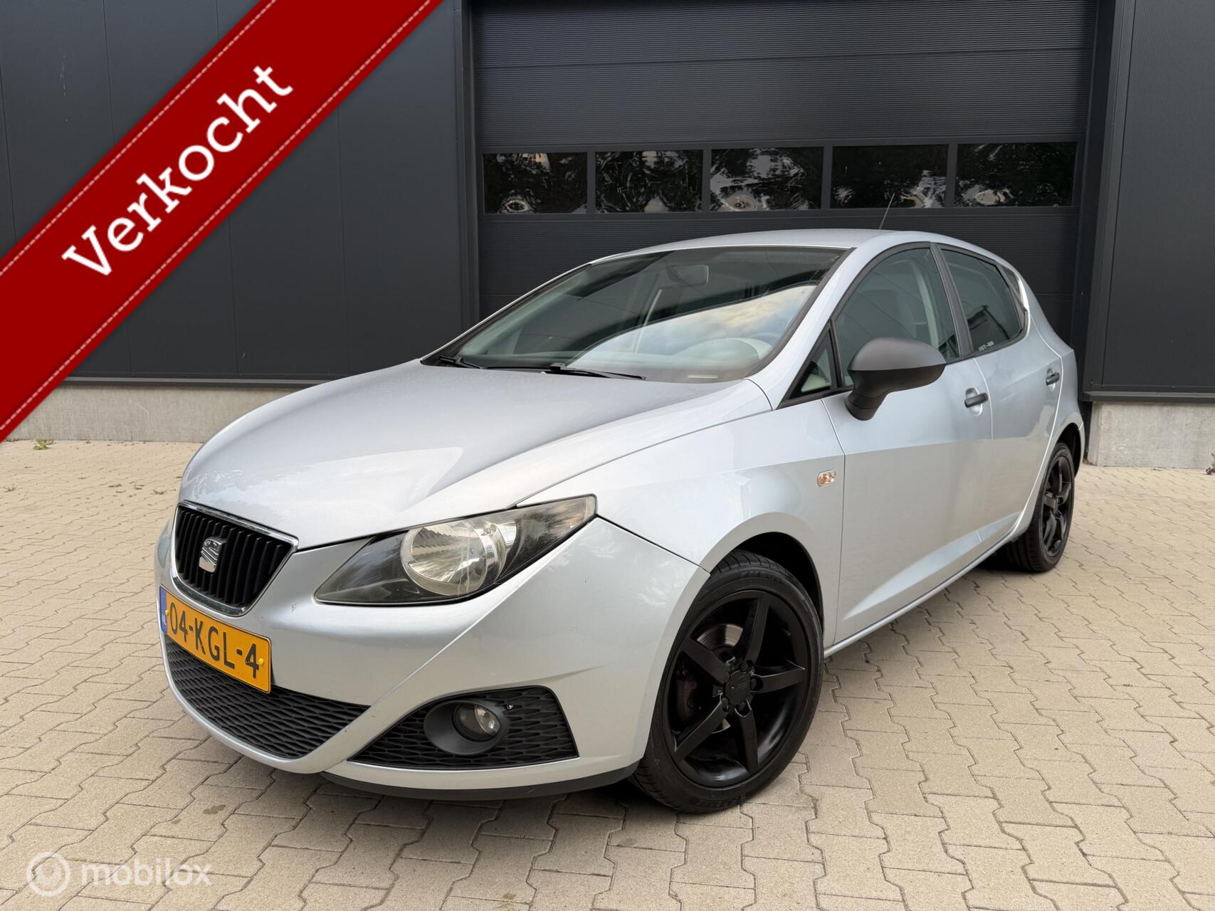 Seat Ibiza 1.2 Club Airco NAP Weinig Km APK 2009 - voorkant