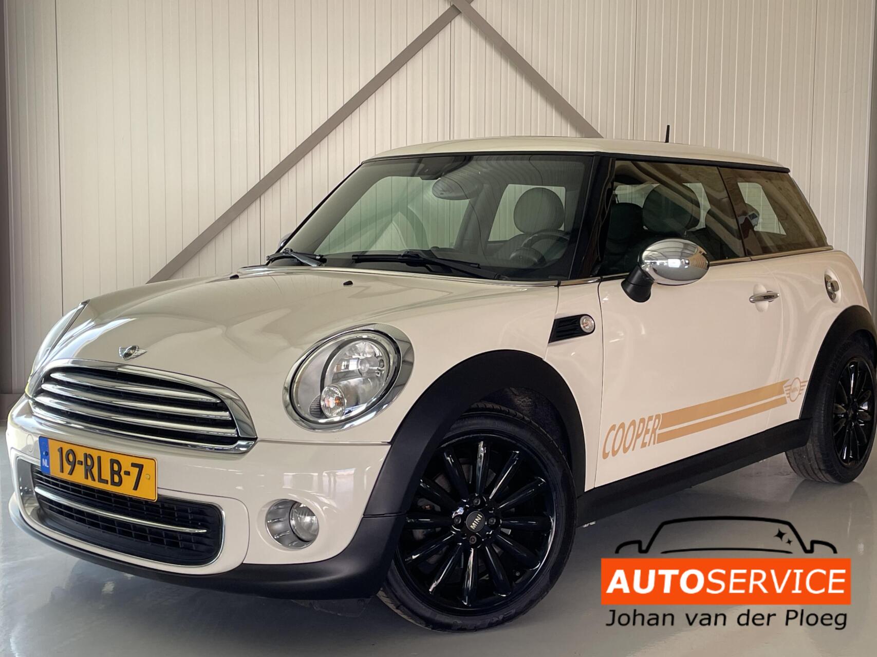 Mini Cooper 1.6 Cooper 10 Years II 2011 - voorkant