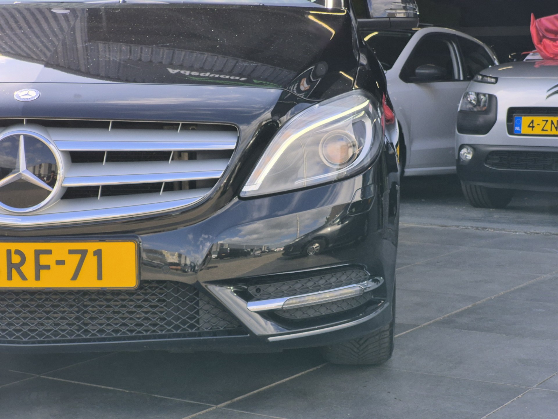 Foto van Mercedes-Benz B 180
