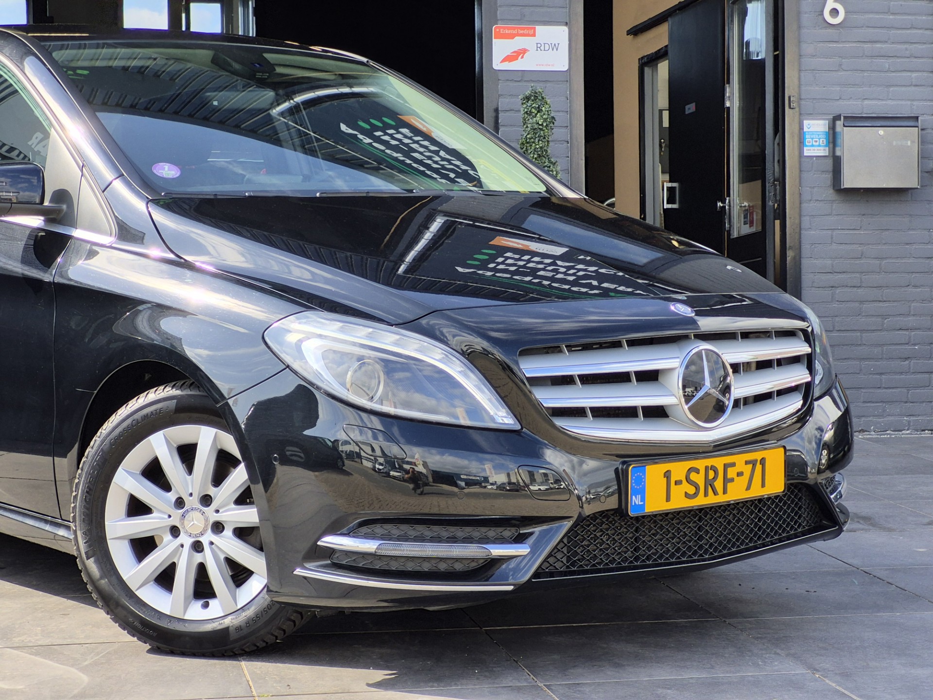 Foto van Mercedes-Benz B 180