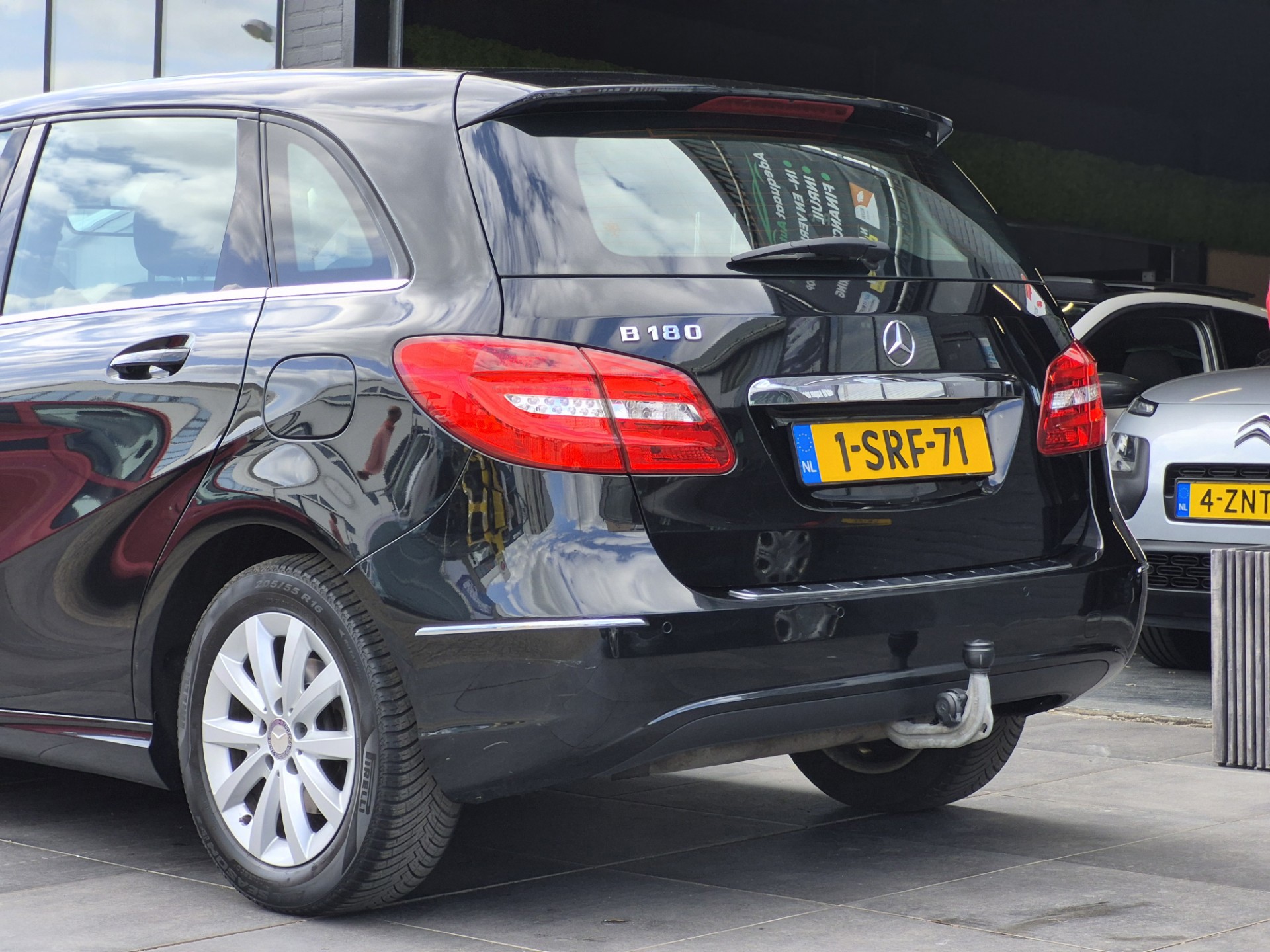 Foto van Mercedes-Benz B 180