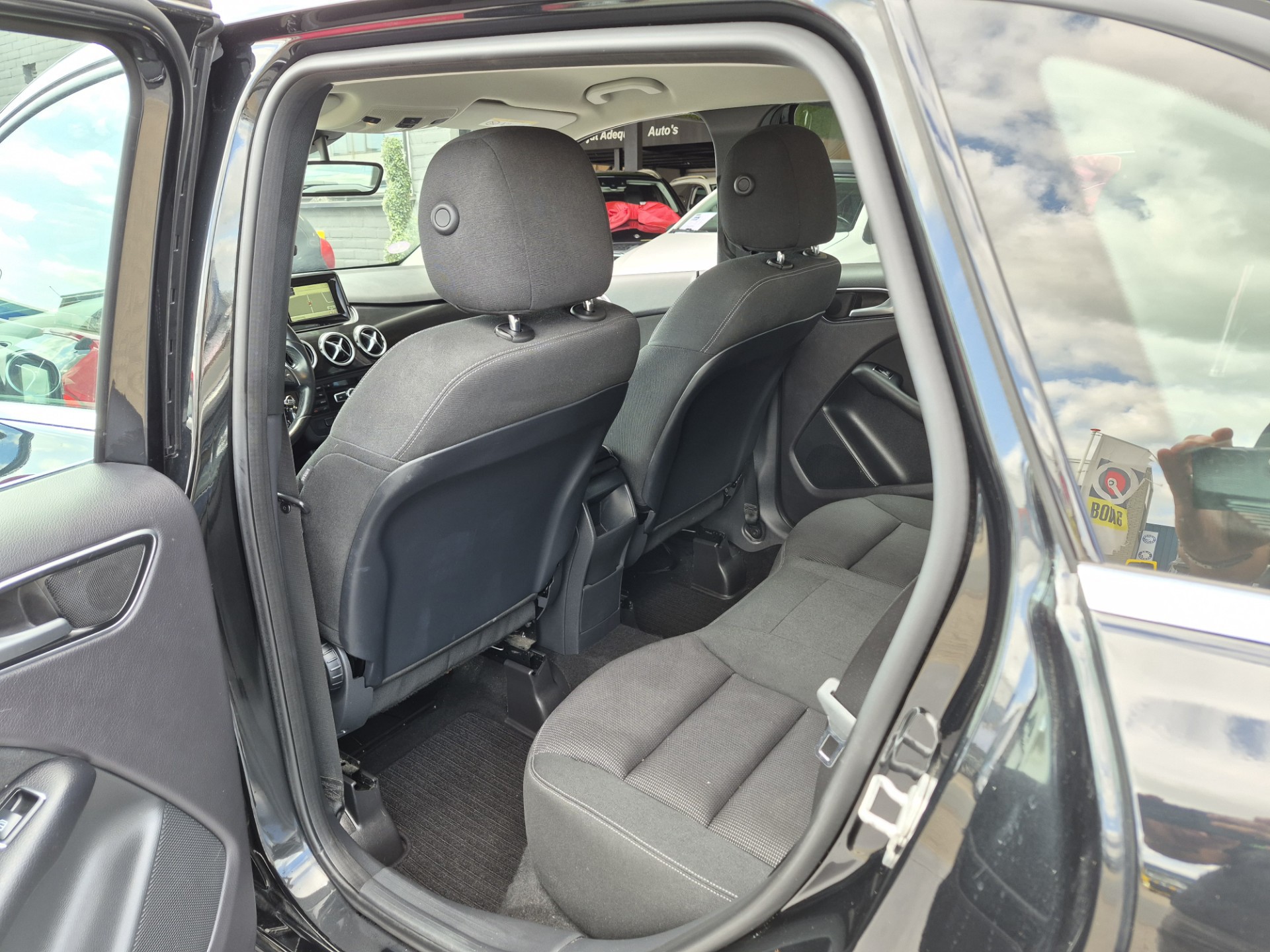 Foto van Mercedes-Benz B 180
