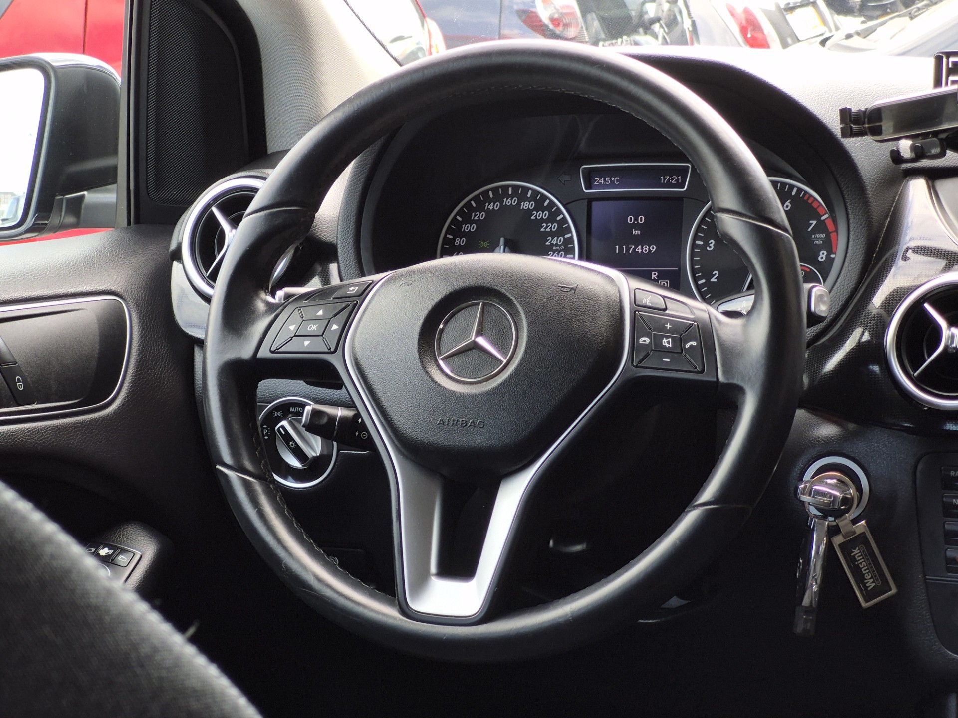 Foto van Mercedes-Benz B 180