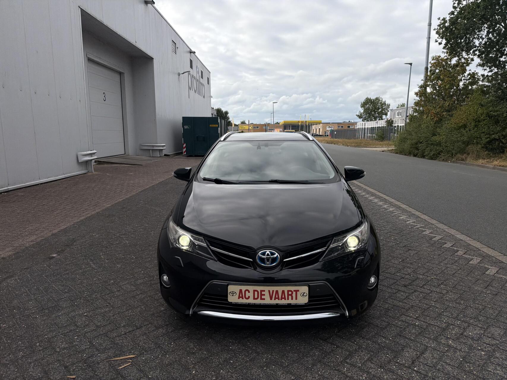 Toyota Toyota Auris 1.8 Hybrid Lease+ - NAVI/PANODAK/XENON/CAM/NAP 2014 - voorkant