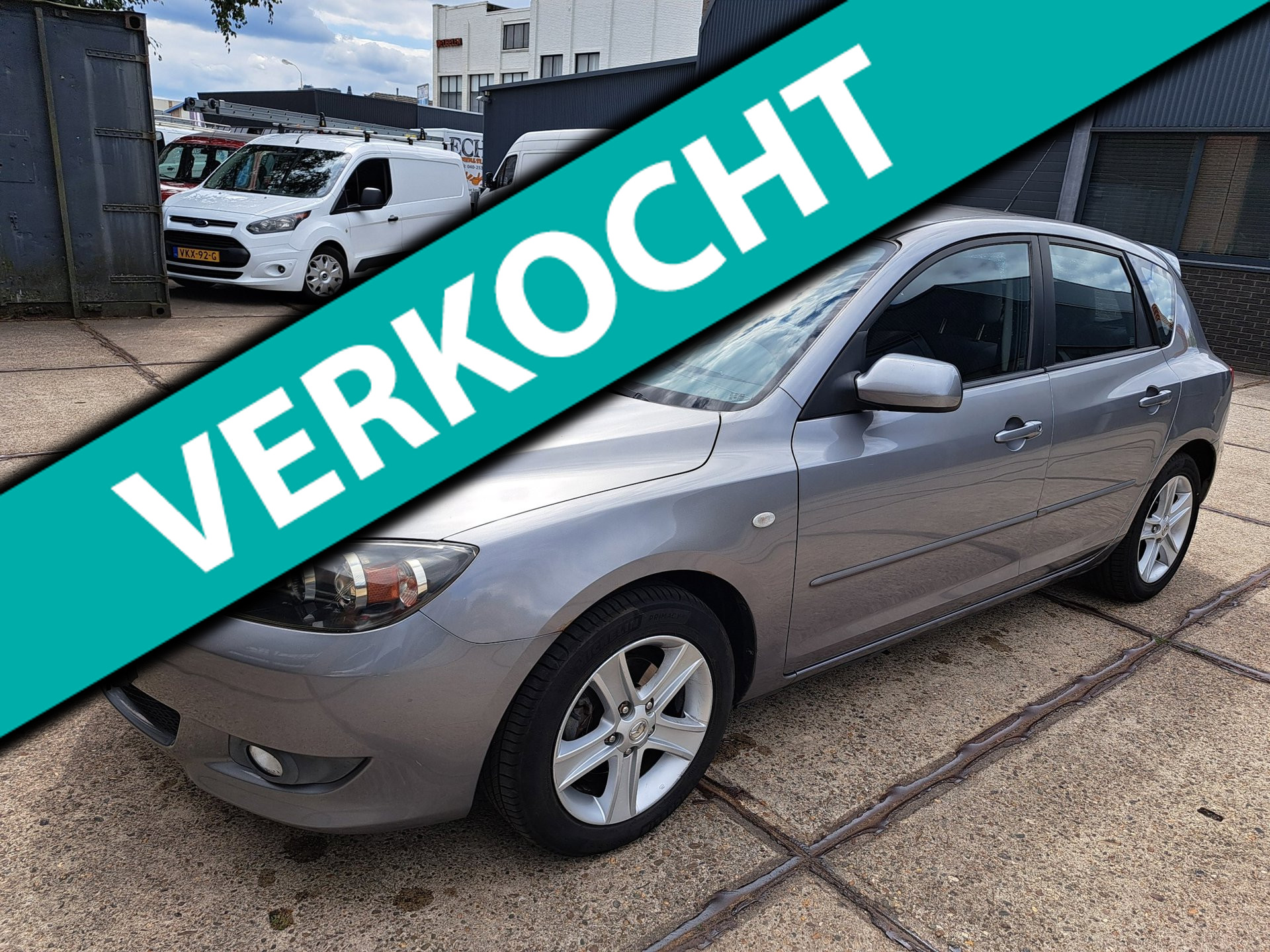 Mazda Mazda 3 1.6 TOURING AIRCO NIEUWSTAAT NIEUWE APK NIEUWE BANDEN 2004 - voorkant