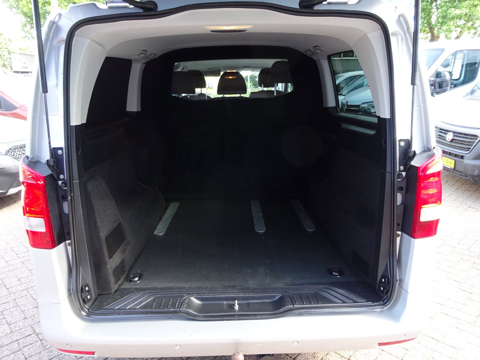 Foto van Mercedes-Benz Vito Tourer