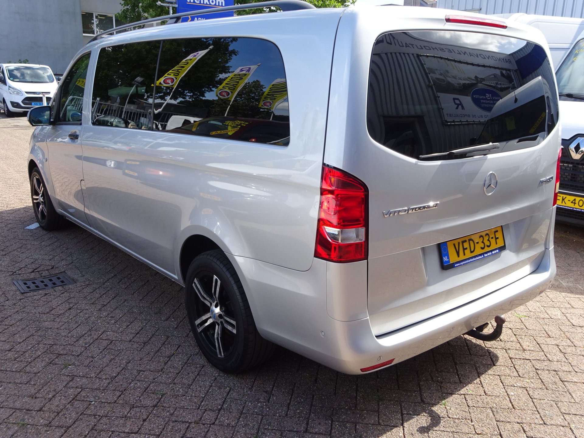 Foto van Mercedes-Benz Vito Tourer
