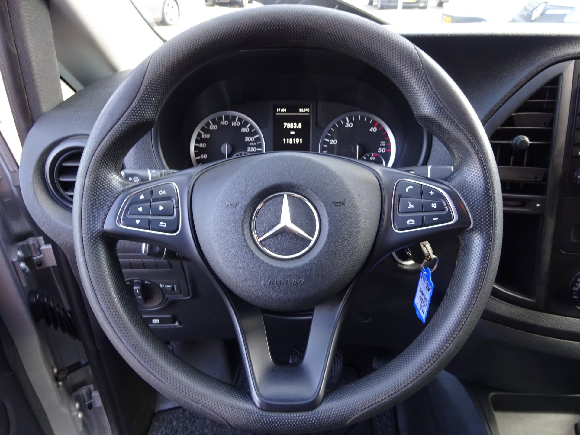 Foto van Mercedes-Benz Vito Tourer