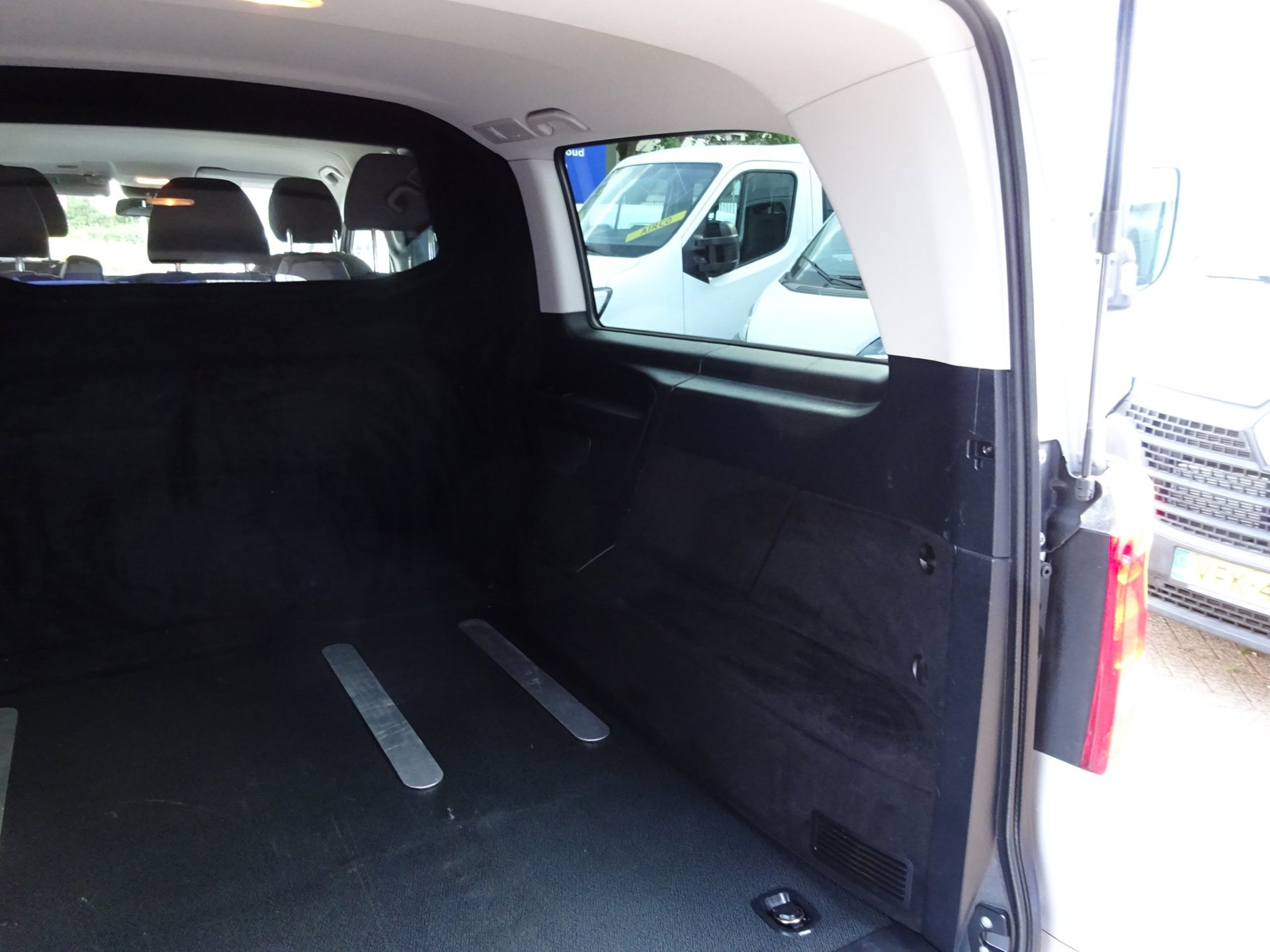 Foto van Mercedes-Benz Vito Tourer