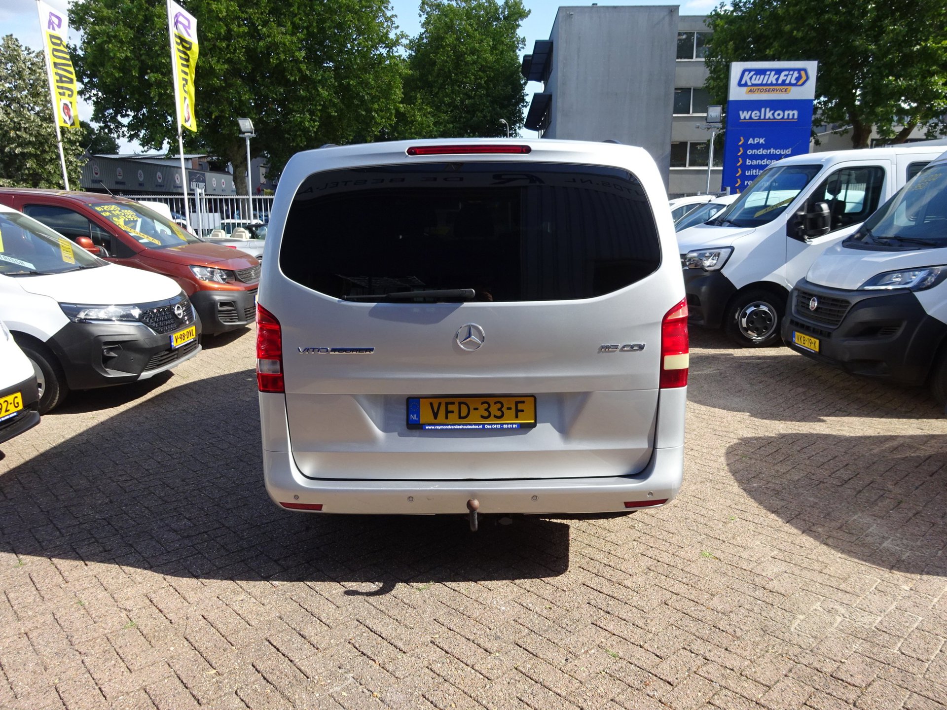 Foto van Mercedes-Benz Vito Tourer