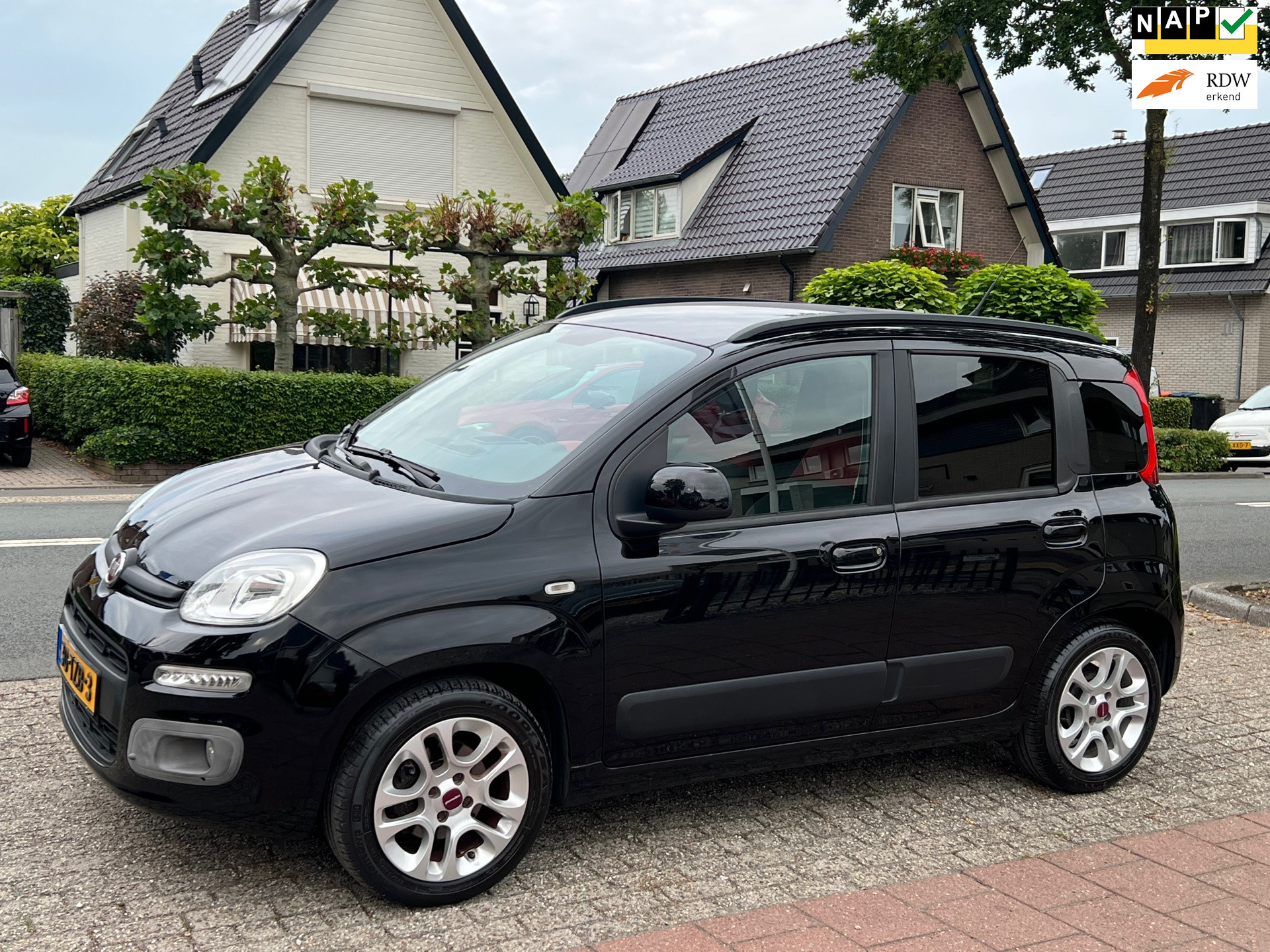 Fiat Panda 0.9 TwinAir Lounge 96.000 km NL-AUTO-NAP. 2012 - voorkant