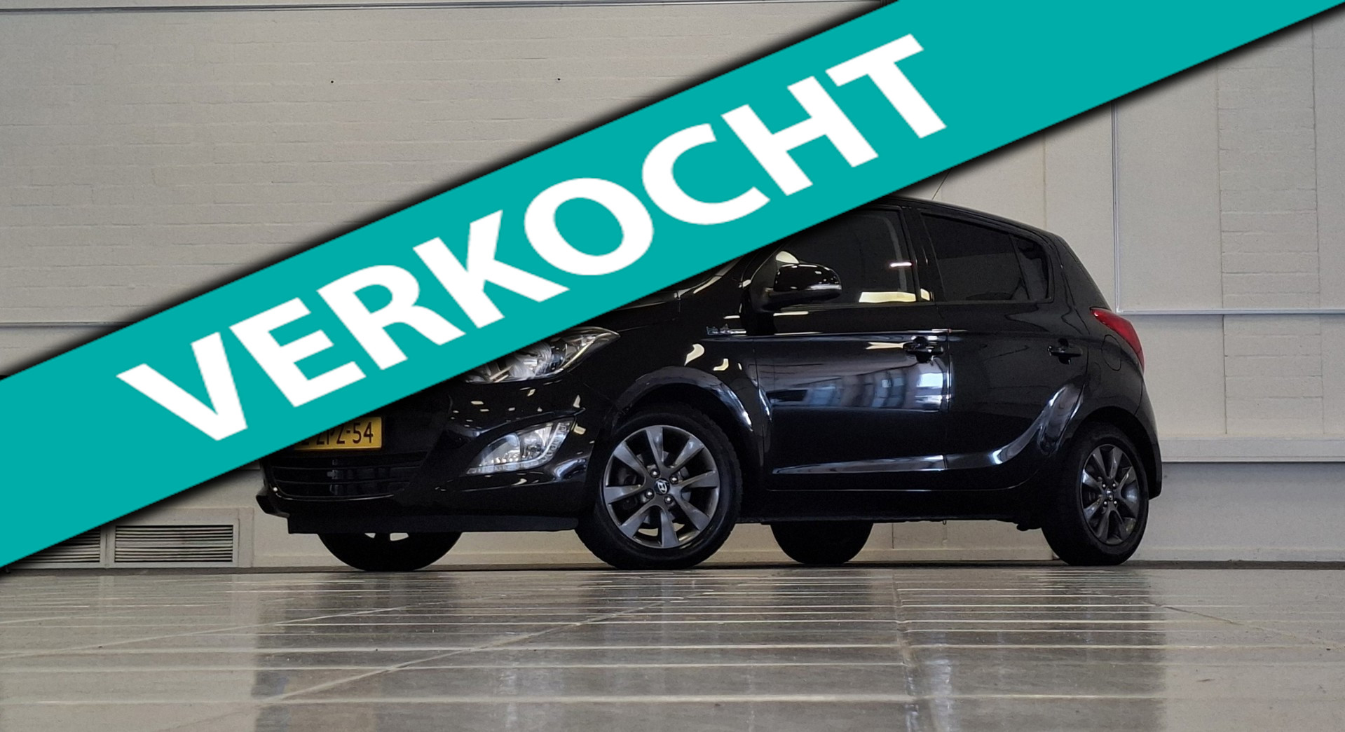 Hyundai I20 1.2i Go! Airco 100% Onderhouden Nieuwe APK PDC 2015 - voorkant
