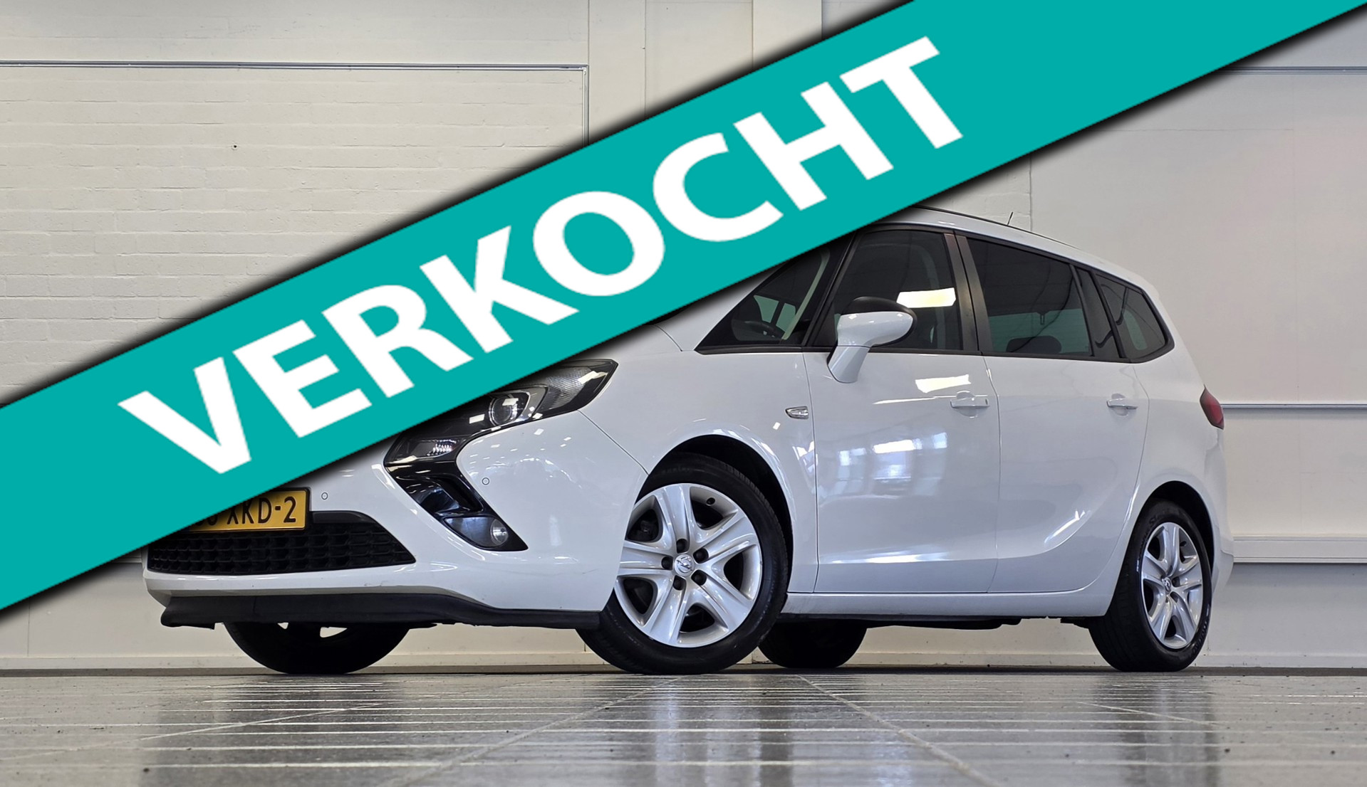 Opel Zafira Tourer 1.4 Edition Nieuwe APK Parkeerhulp voor & achter Trekhaak 2012 - voorkant
