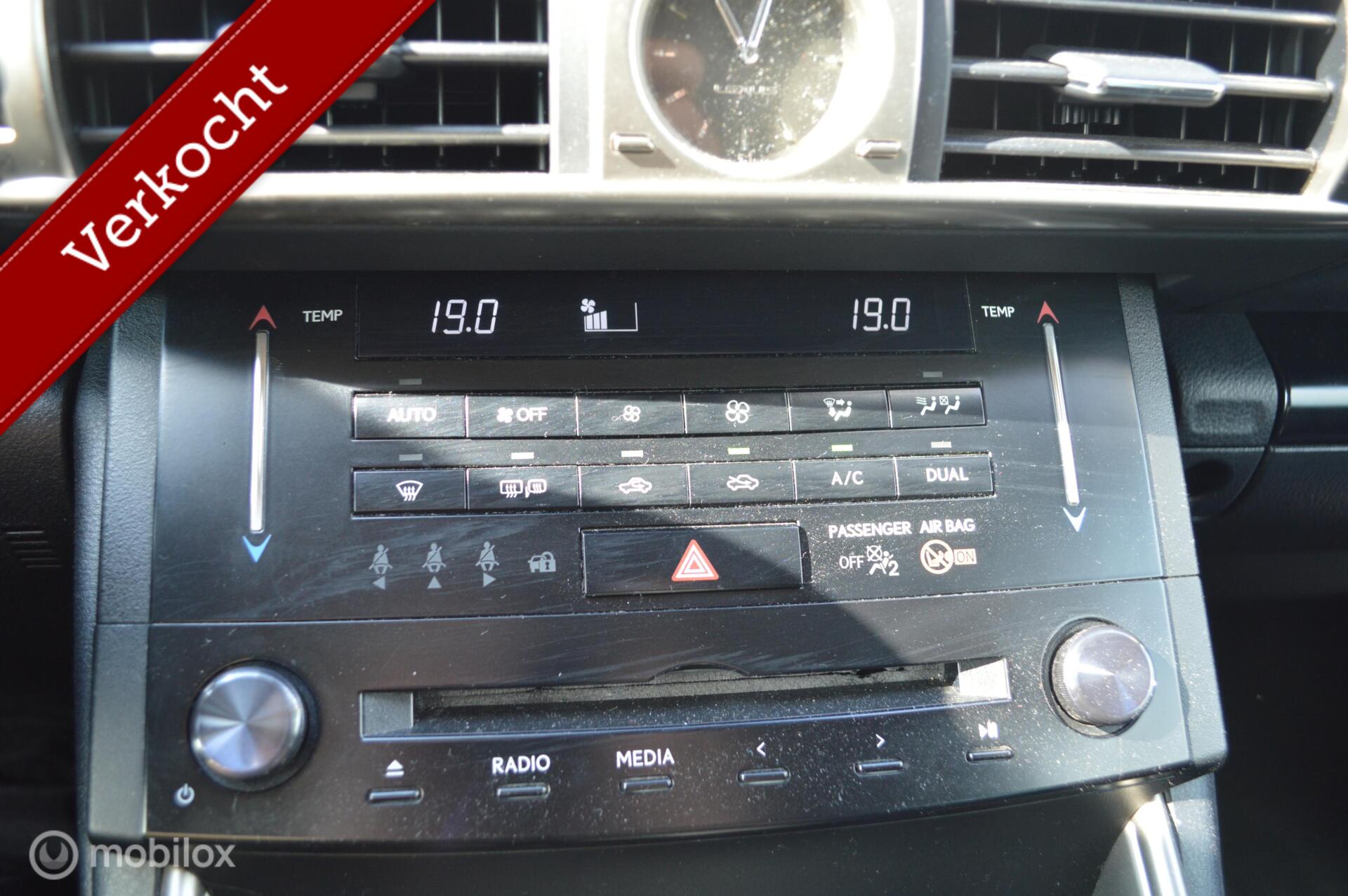 Foto van Lexus Lexus Is300h