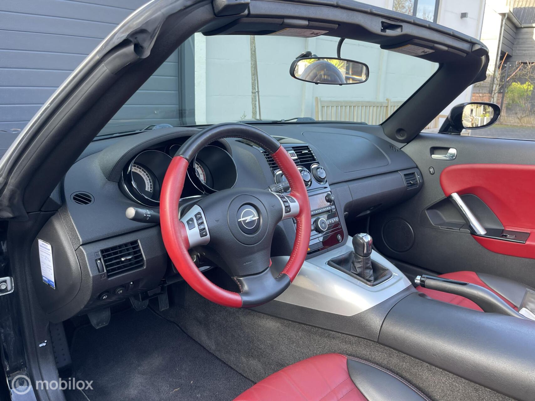 Foto van Opel GT